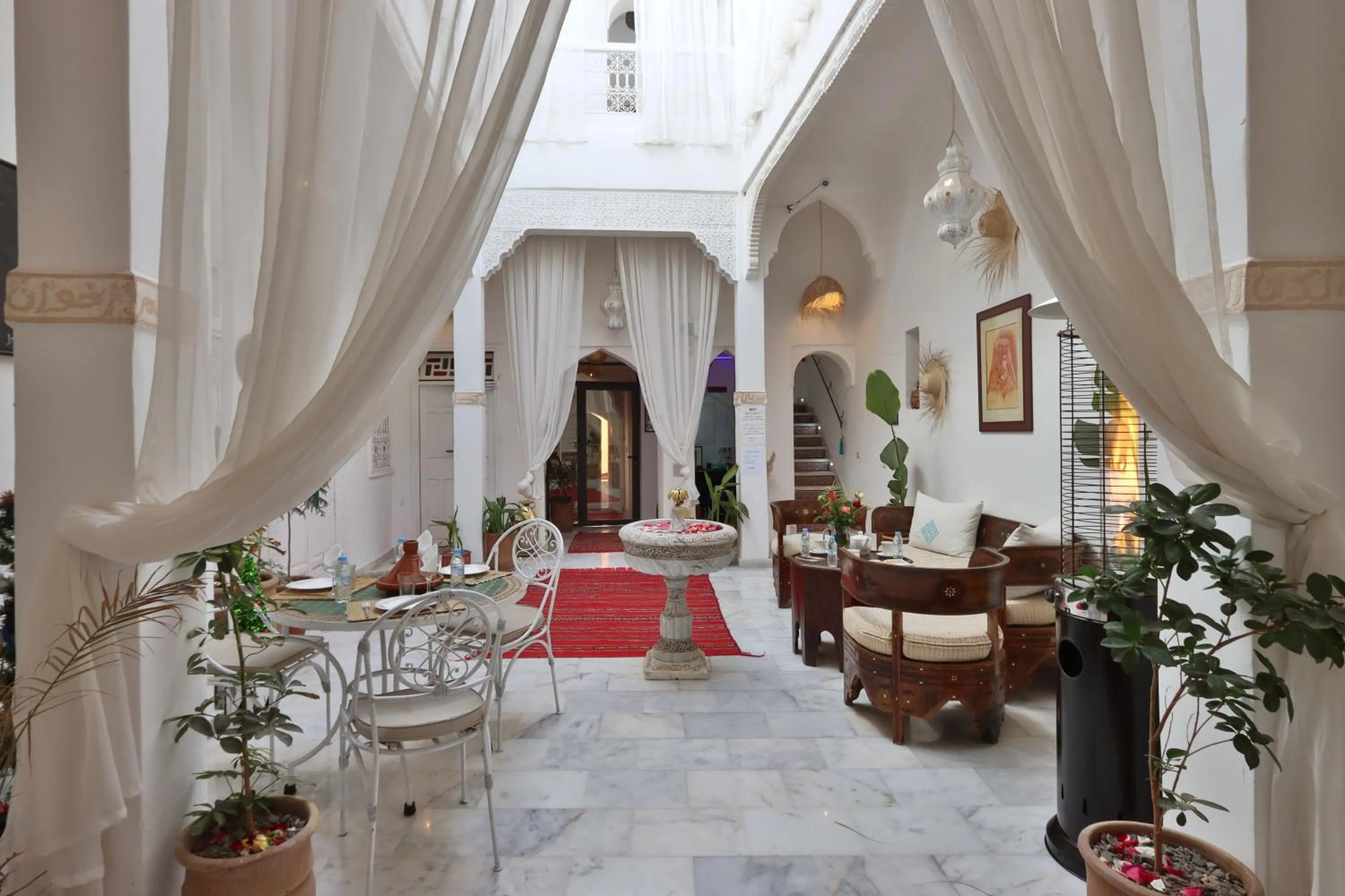 Restaurant/places to eat in Riad Morocco Sky