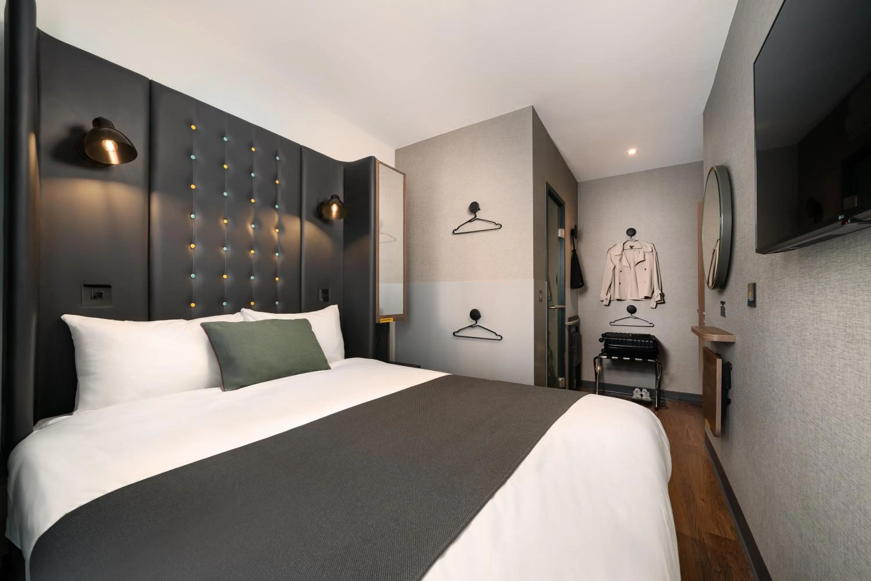 Photo of the whole room, Bed in Point A Hotel London Westminster