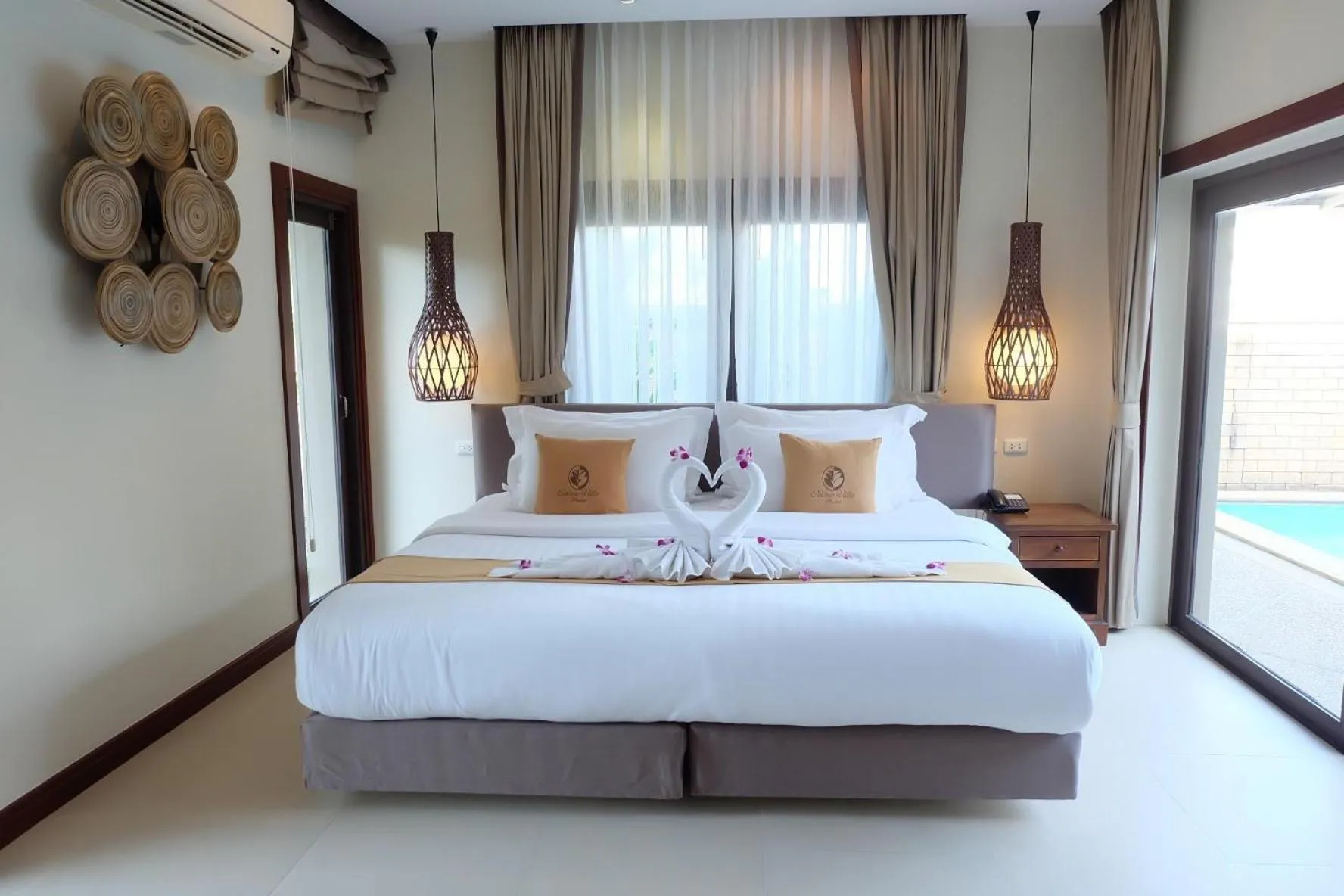 Bed in Ozone Villa Phuket