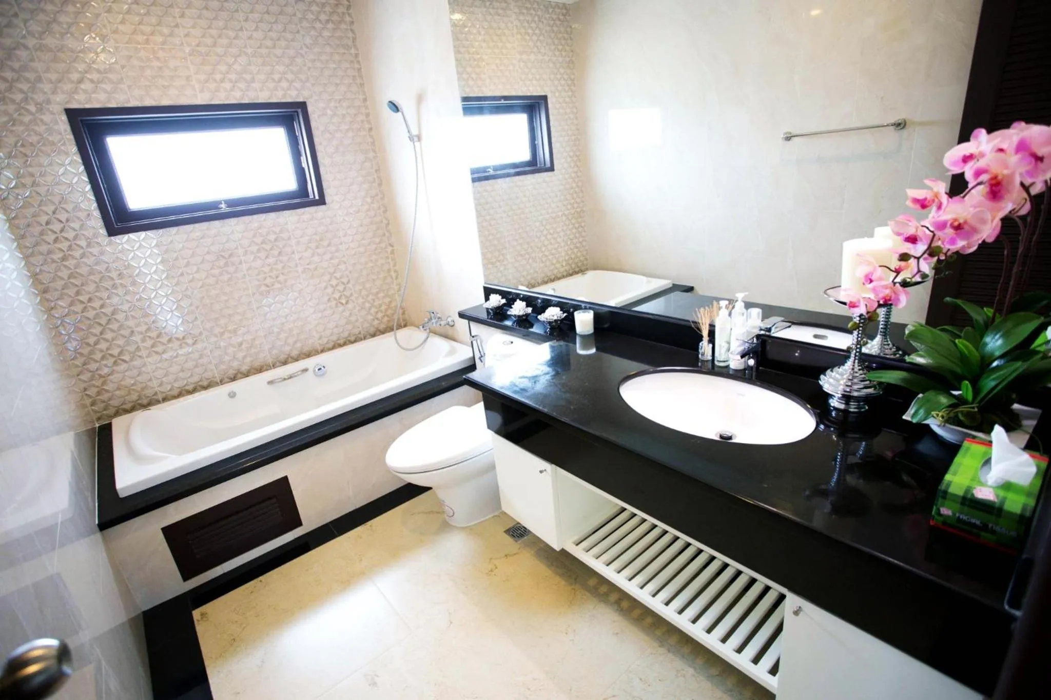 Bed in Ozone Villa Phuket