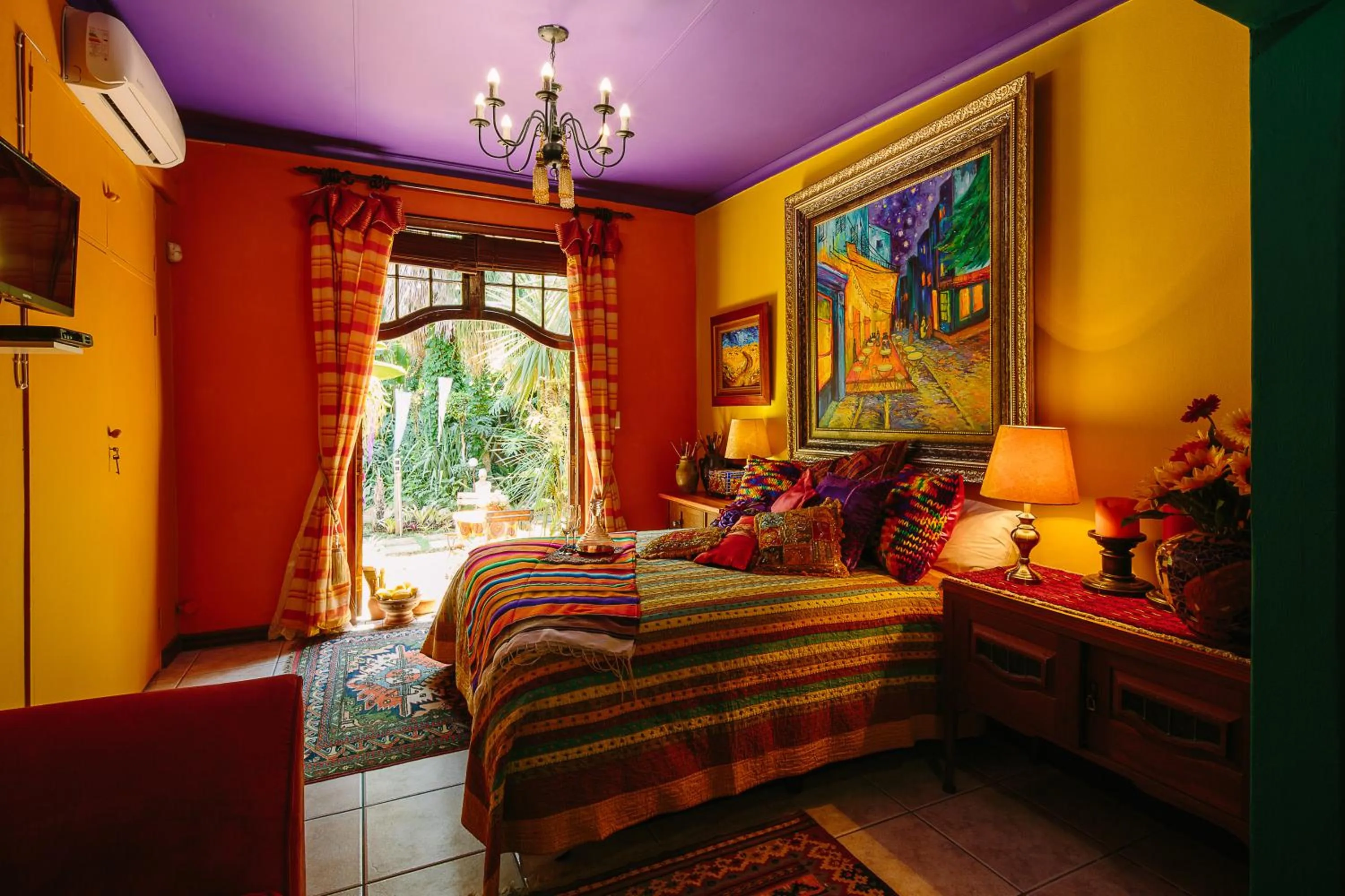 Garden view, Bed in The Art Guesthouse