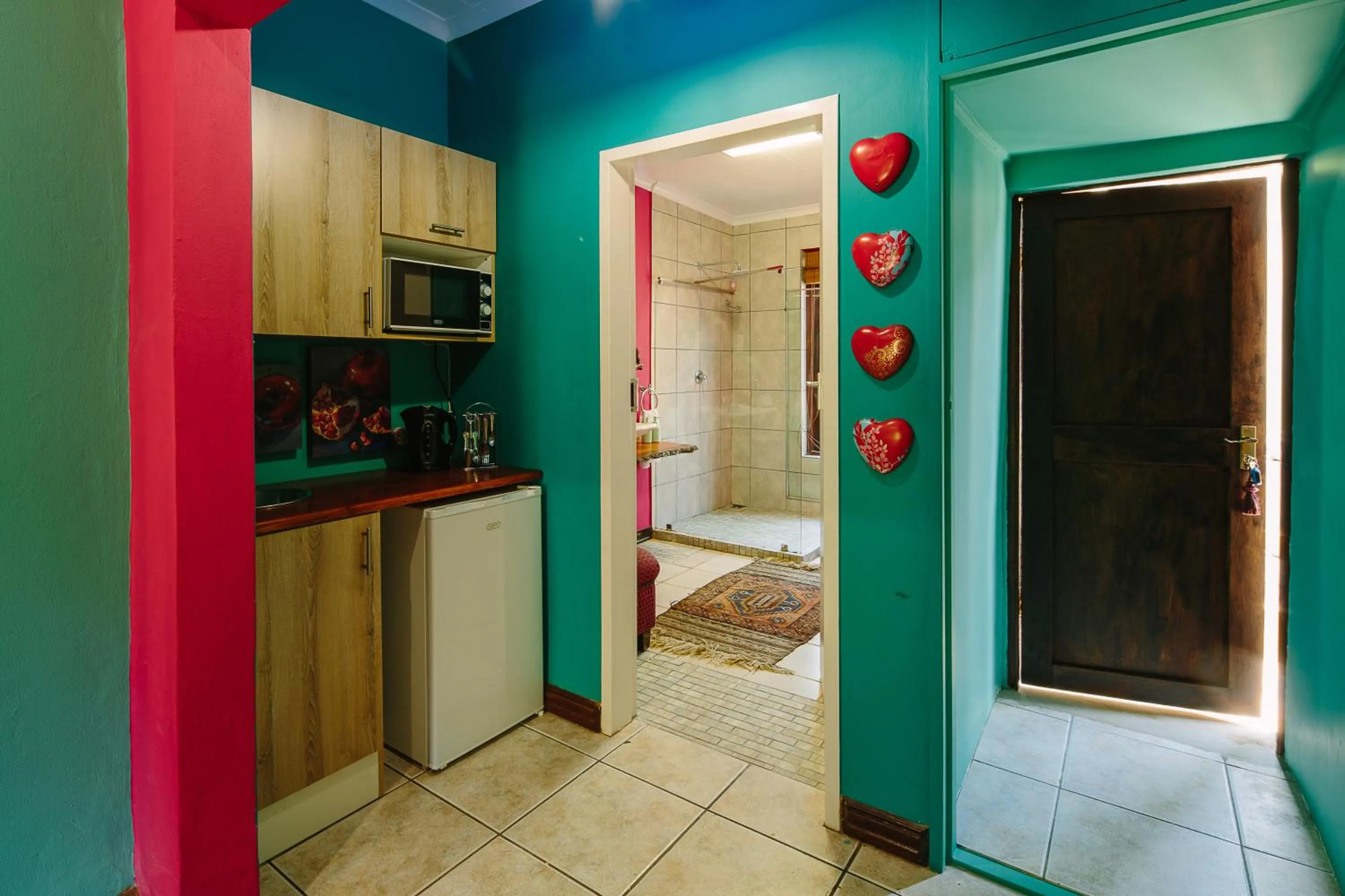 Kitchen or kitchenette, Bed in The Art Guesthouse