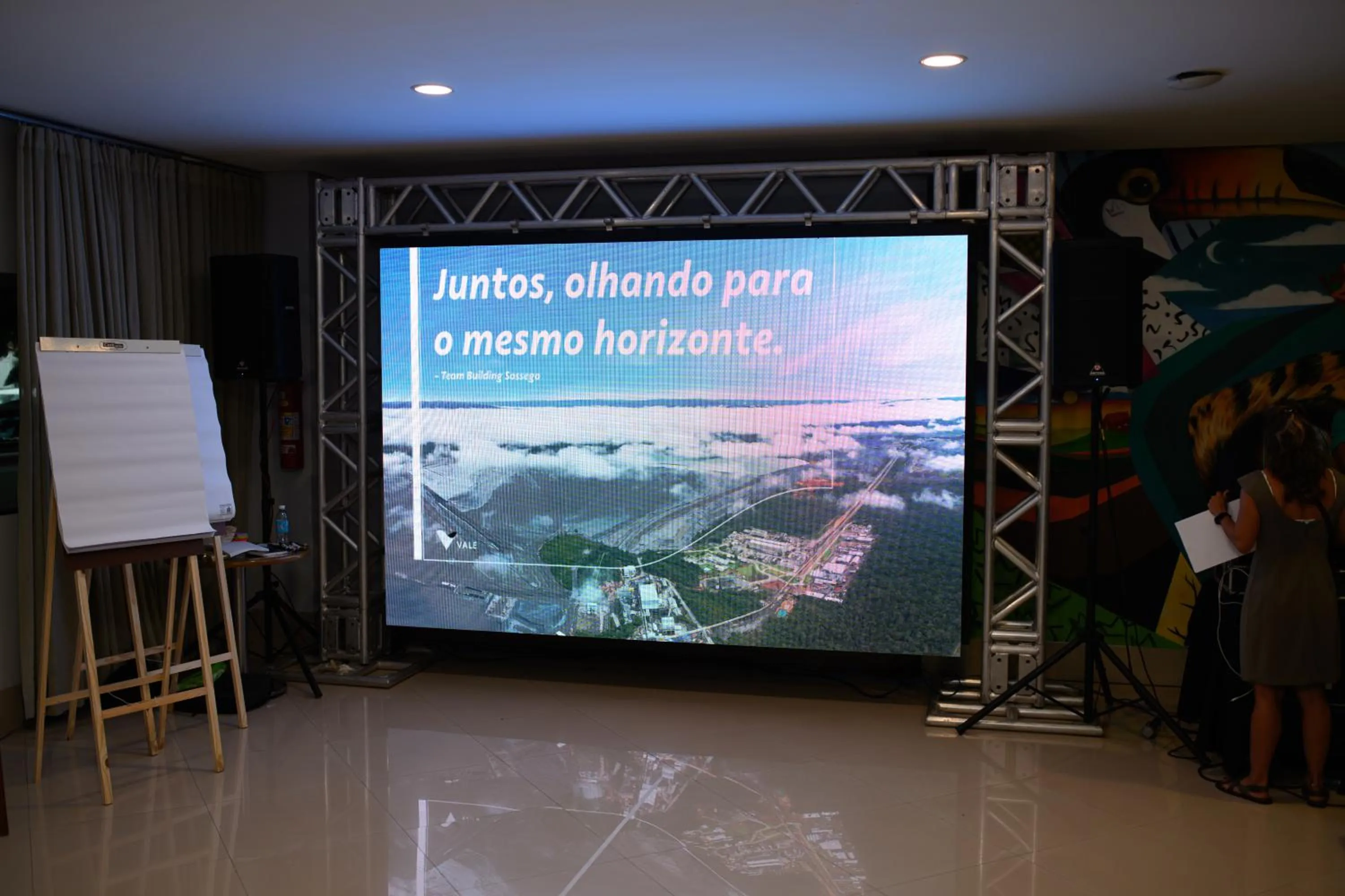 Text overlay in Pumma Business Hotel