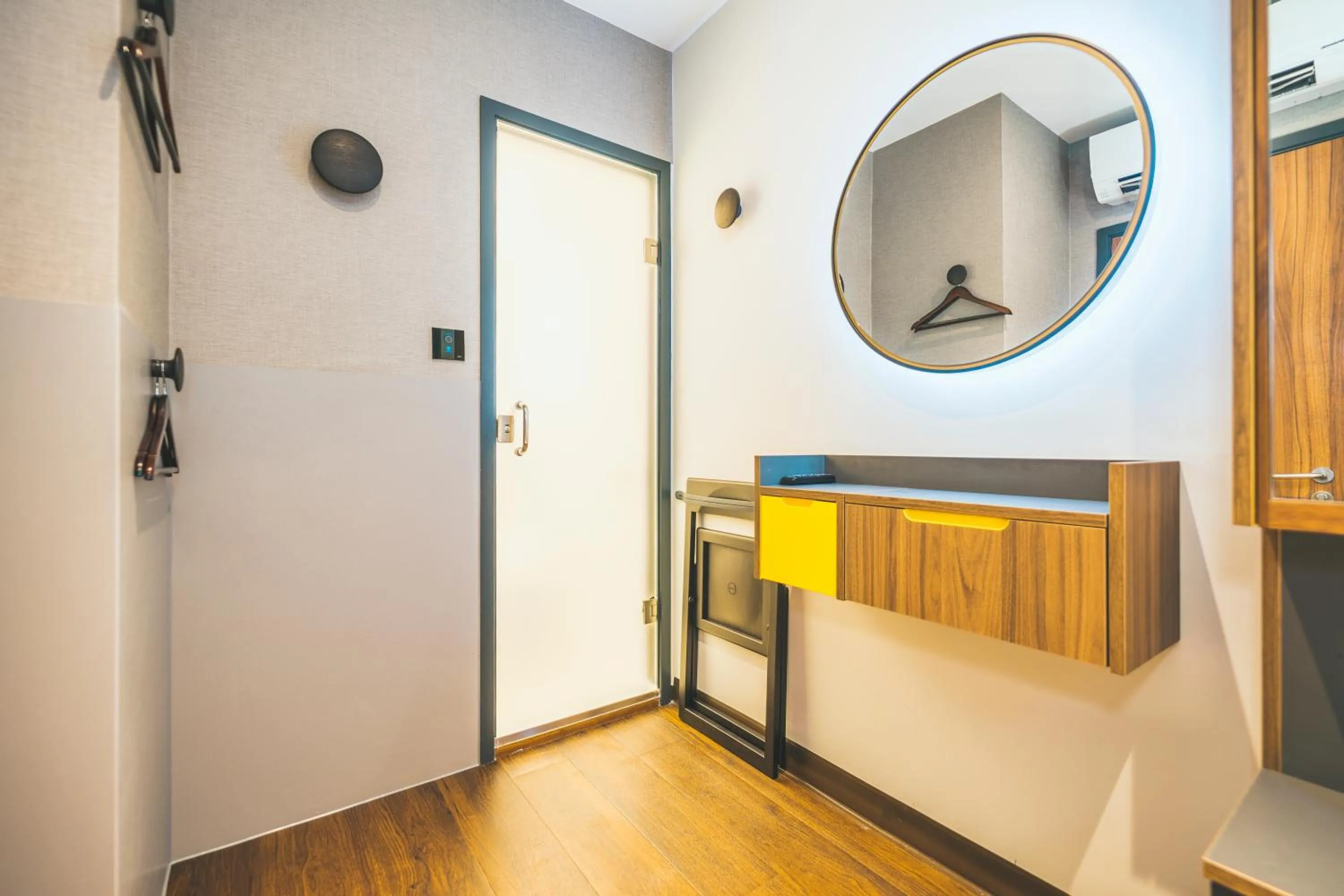 storage, Bed in Point A London Liverpool Street