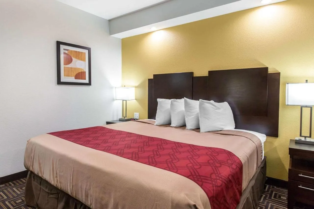 Bed in Scottish Inns & Suites Spring - Houston North