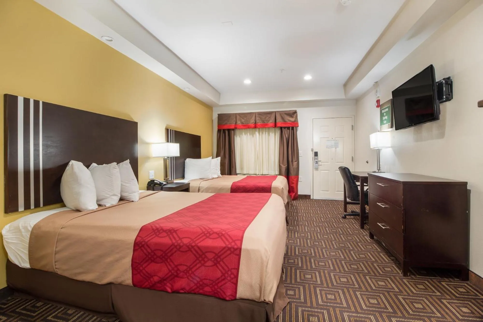 Bed in Scottish Inns & Suites Spring - Houston North