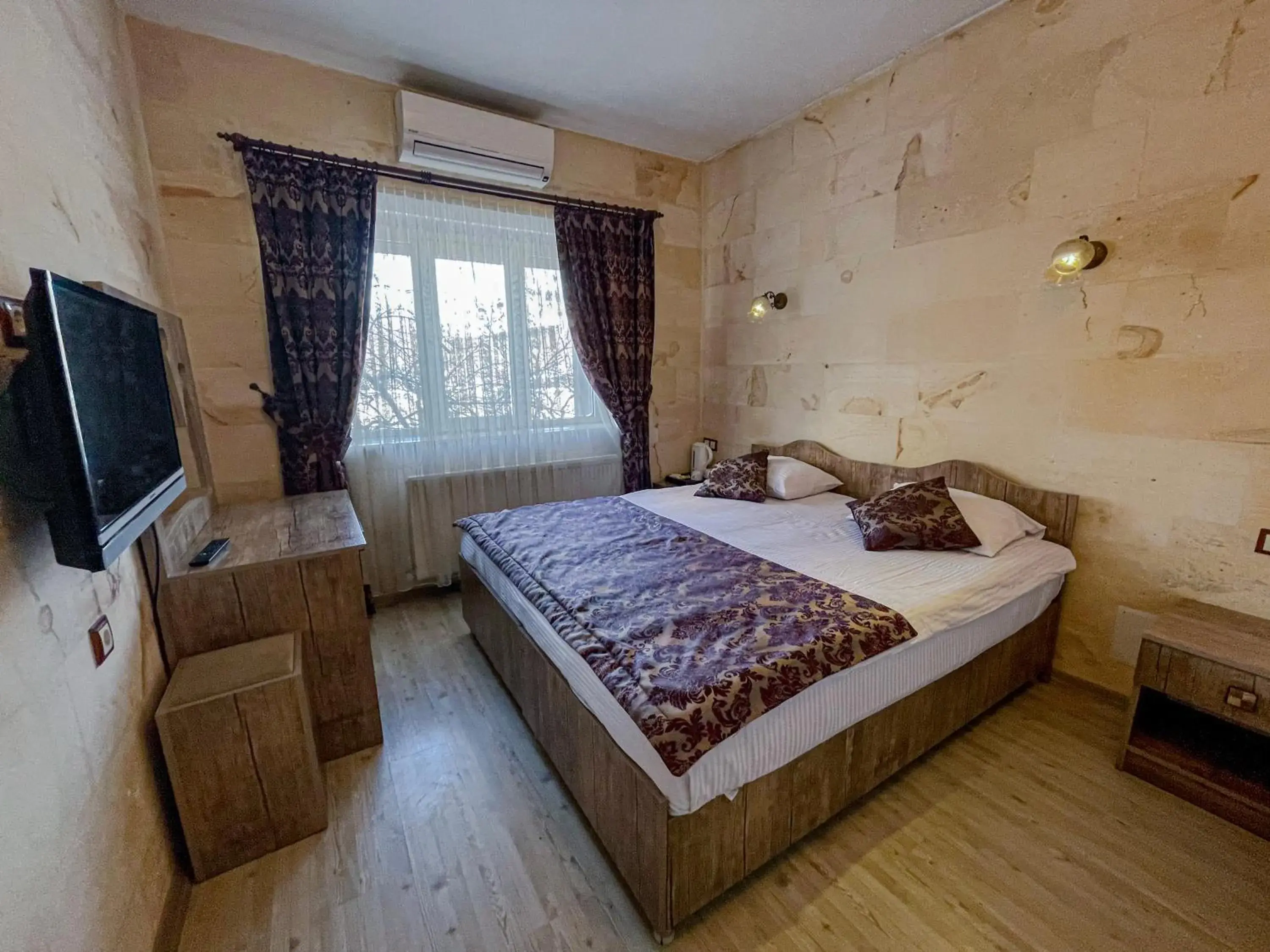 Budget Double Room in Yusuf Bey House Budget Double Room in Yusuf Bey House