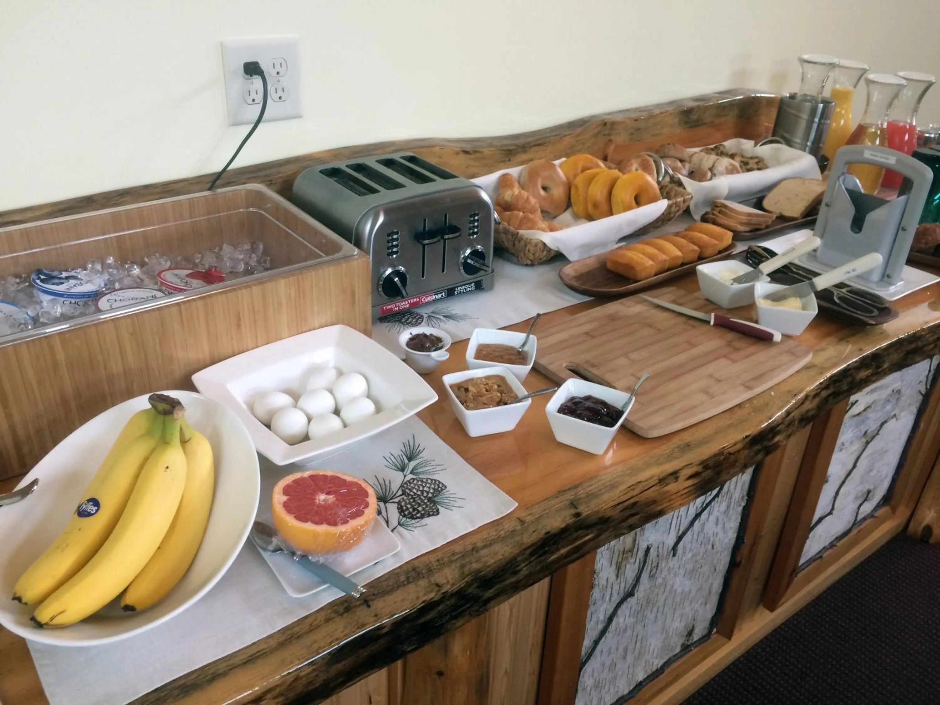 Continental breakfast in Adirondack Spruce Lodge