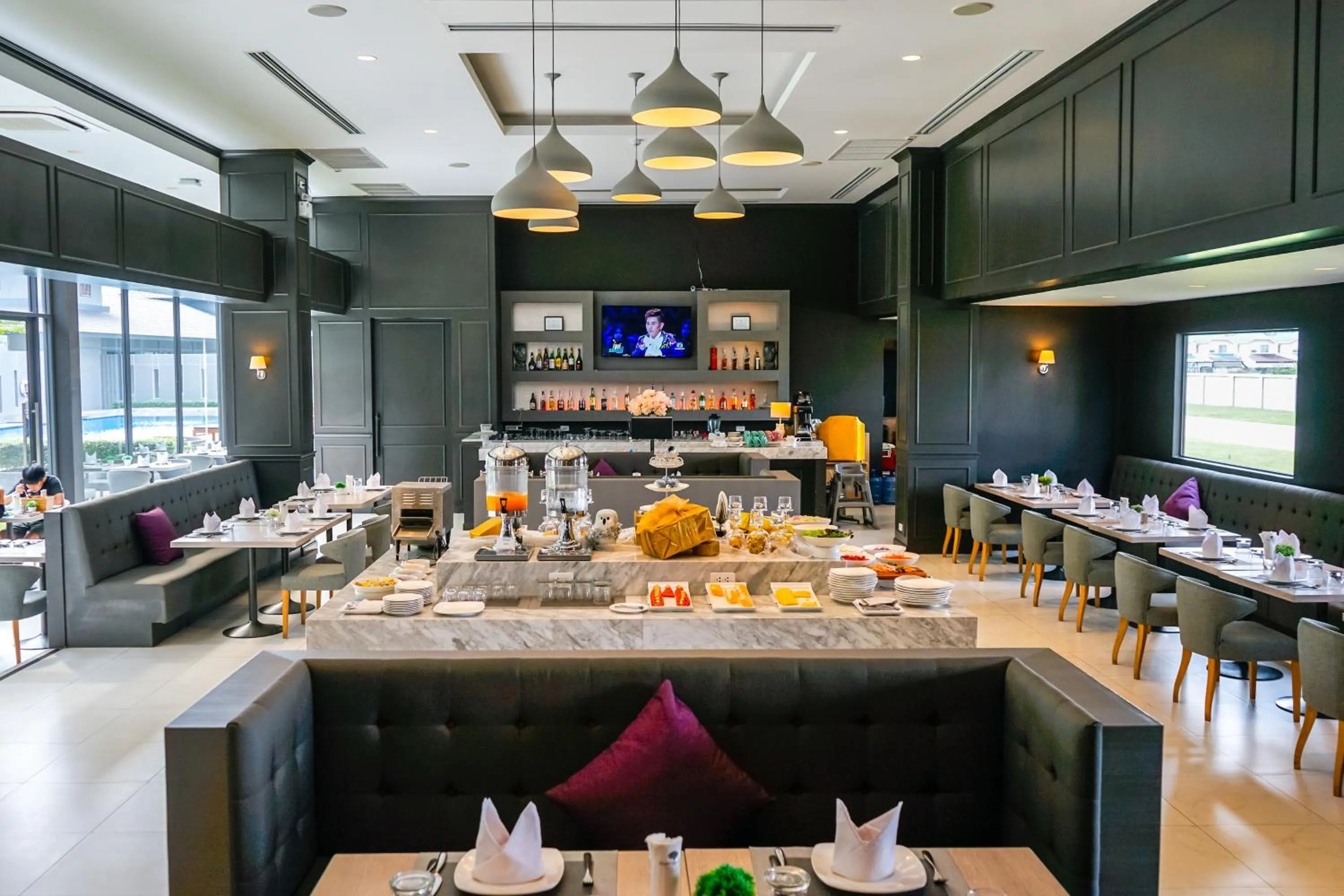 Restaurant/places to eat in Serenity Hotel and Spa Kabinburi