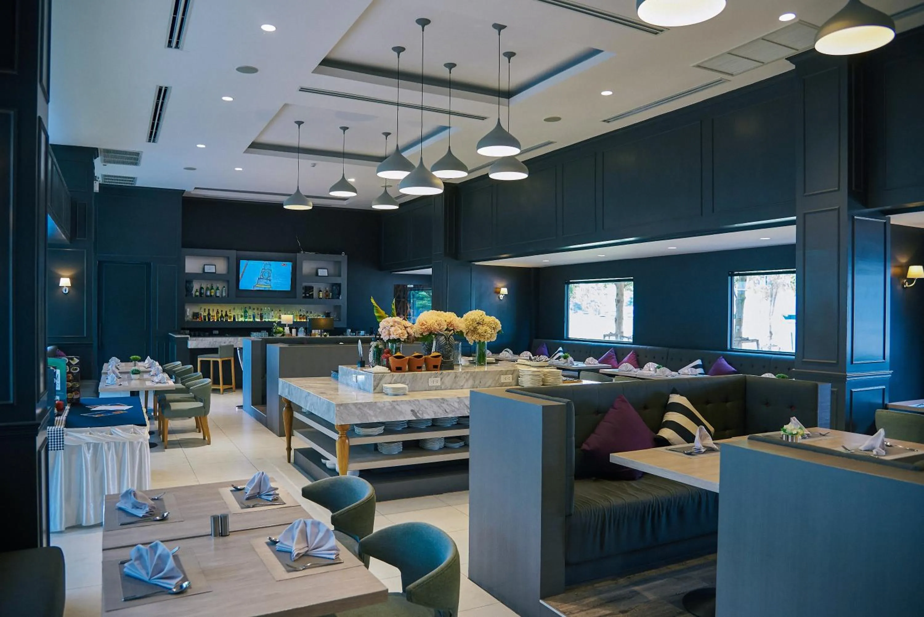 Restaurant/places to eat in Serenity Hotel and Spa Kabinburi