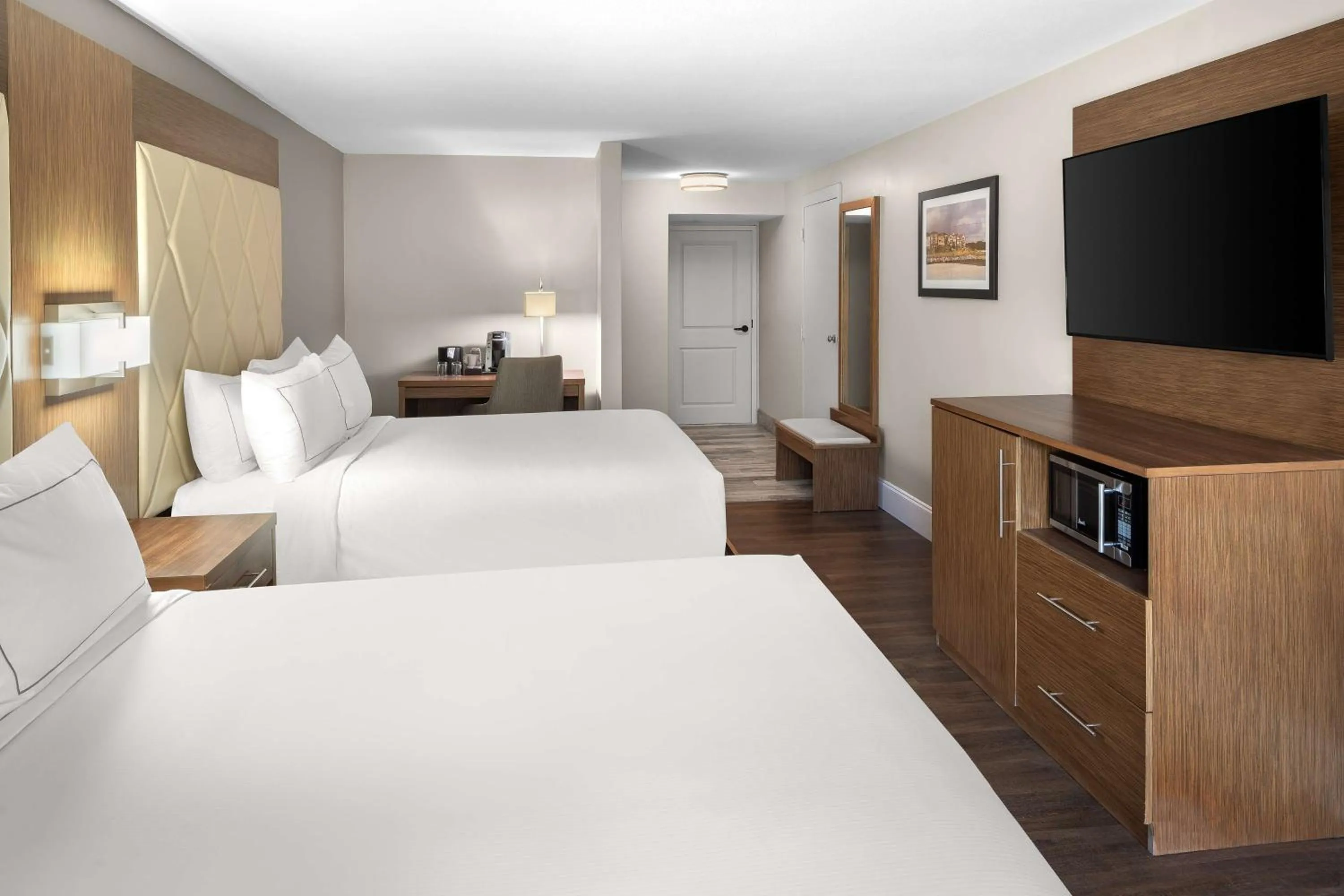 Bed in DoubleTree by Hilton Hilton Head Island