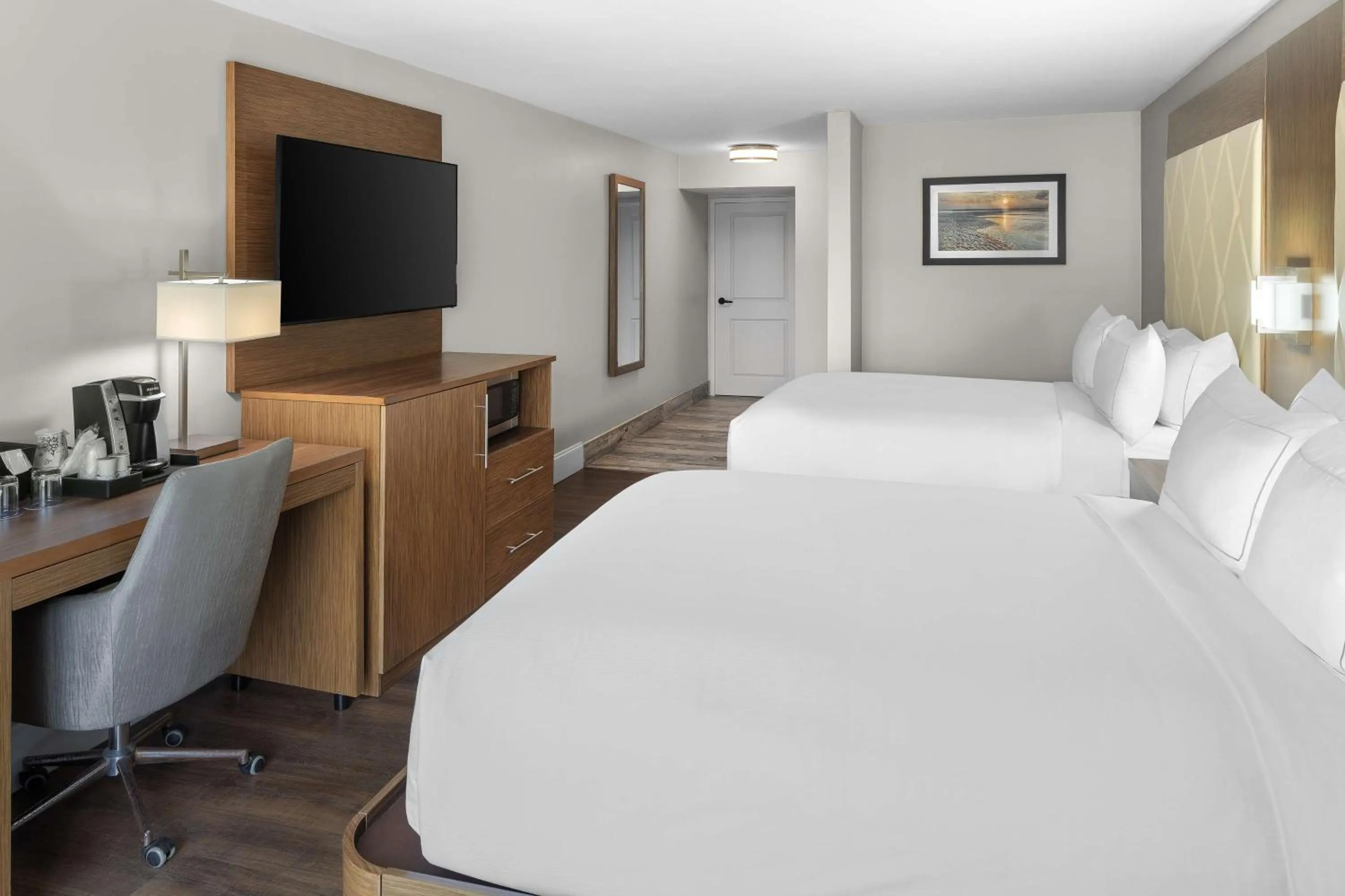 Bed in DoubleTree by Hilton Hilton Head Island