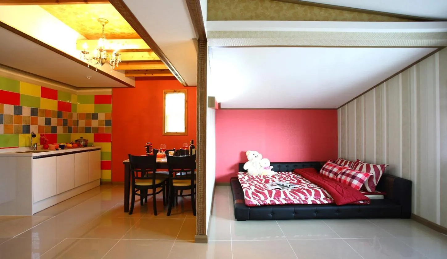 Photo of the whole room in Bluesean Pension