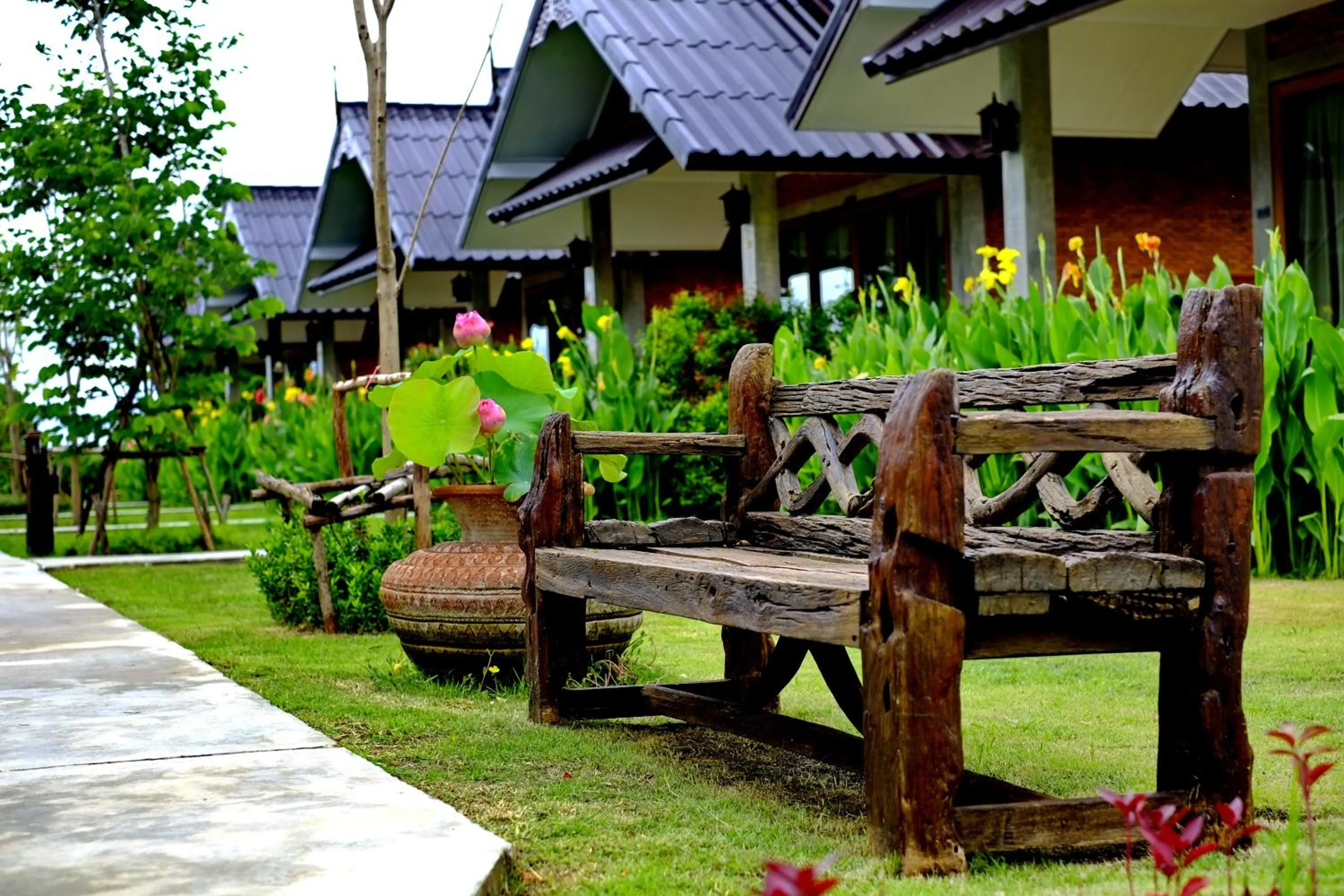 Garden in Sawasdee Sukhothai Resort