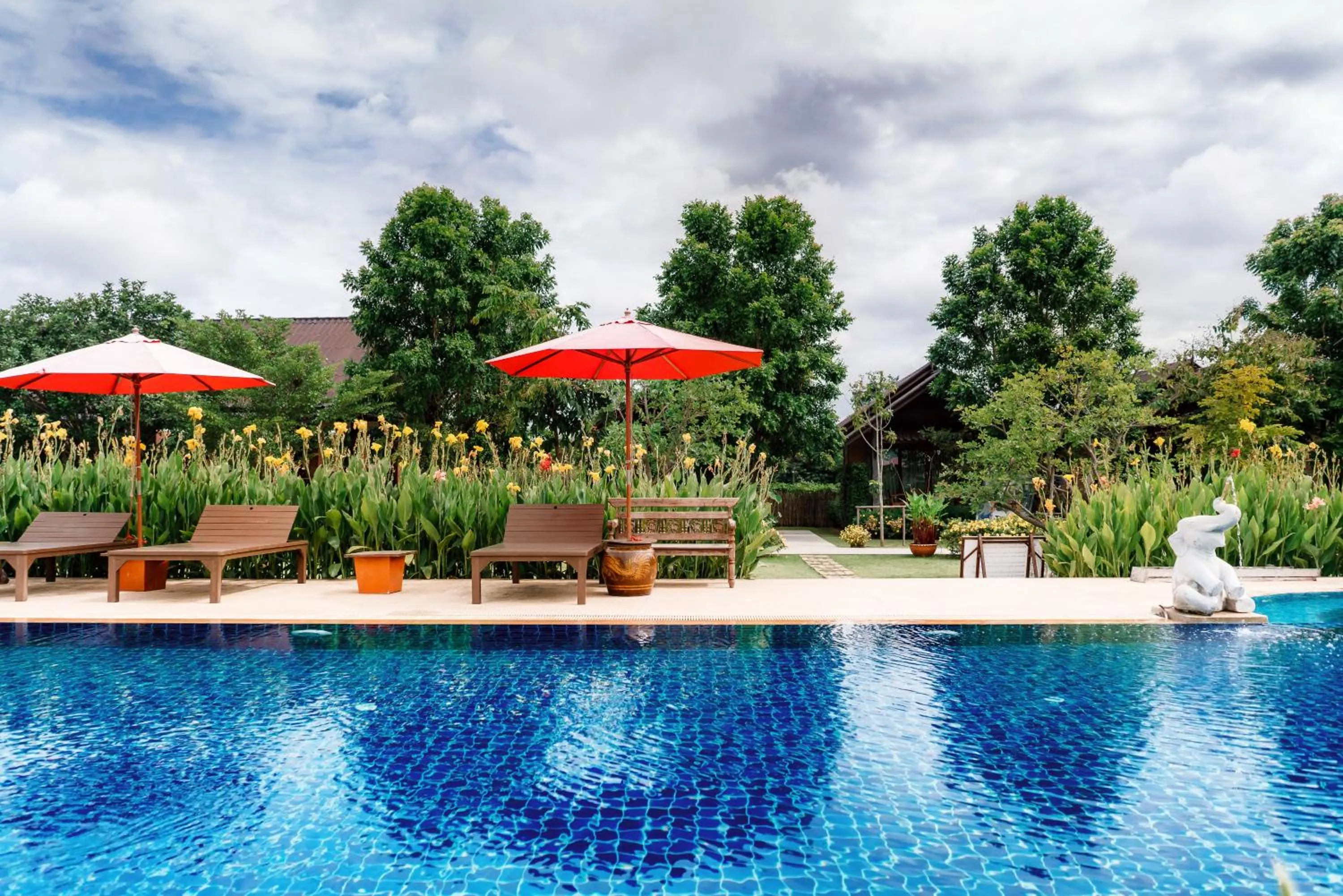 Swimming pool in Sawasdee Sukhothai Resort