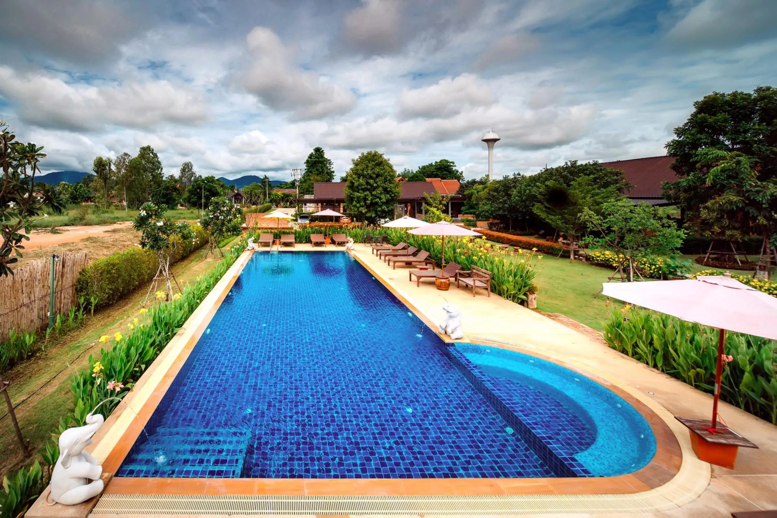 Swimming pool in Sawasdee Sukhothai Resort