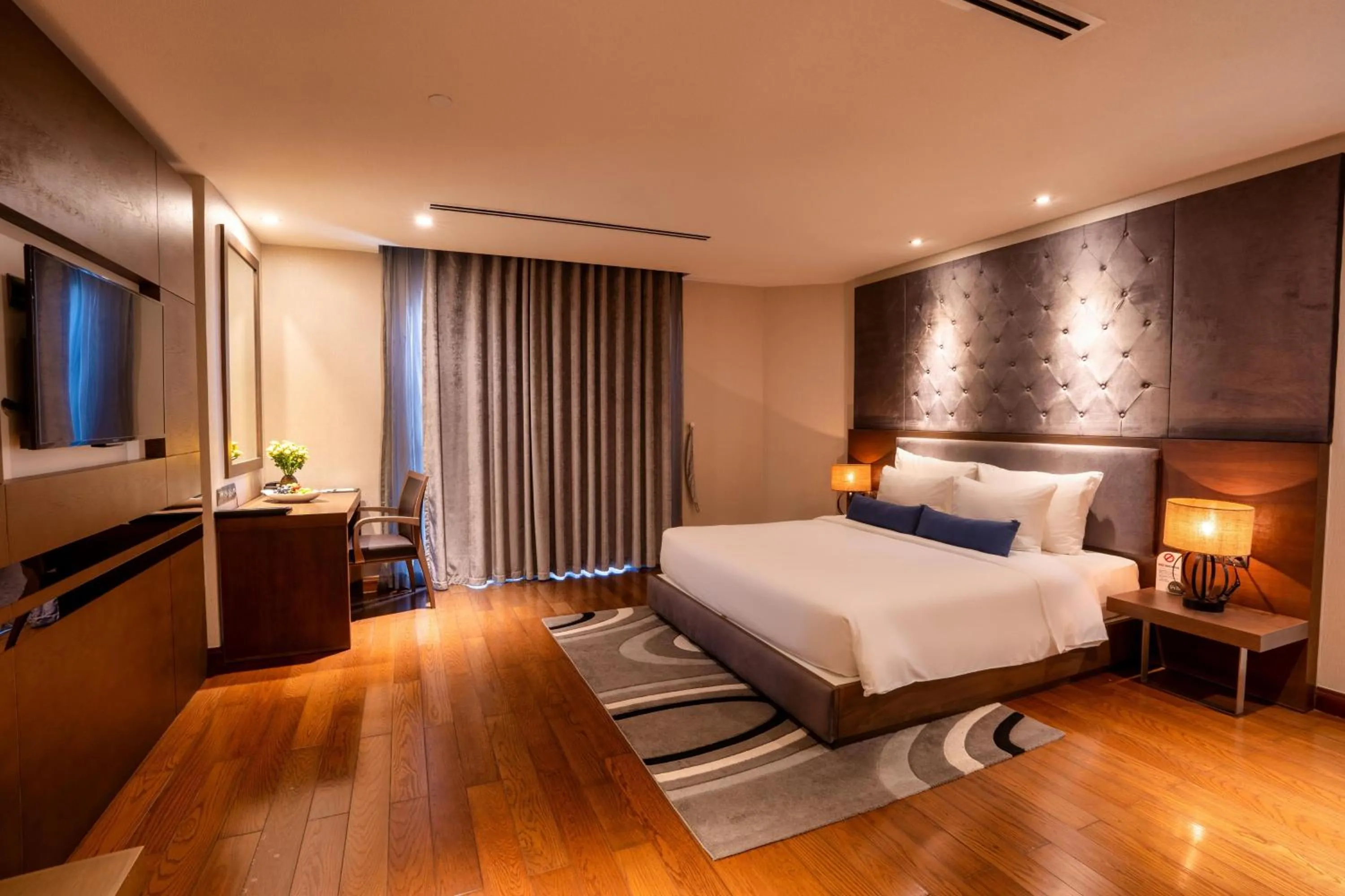 Bedroom, Bed in The Malibu Hotel