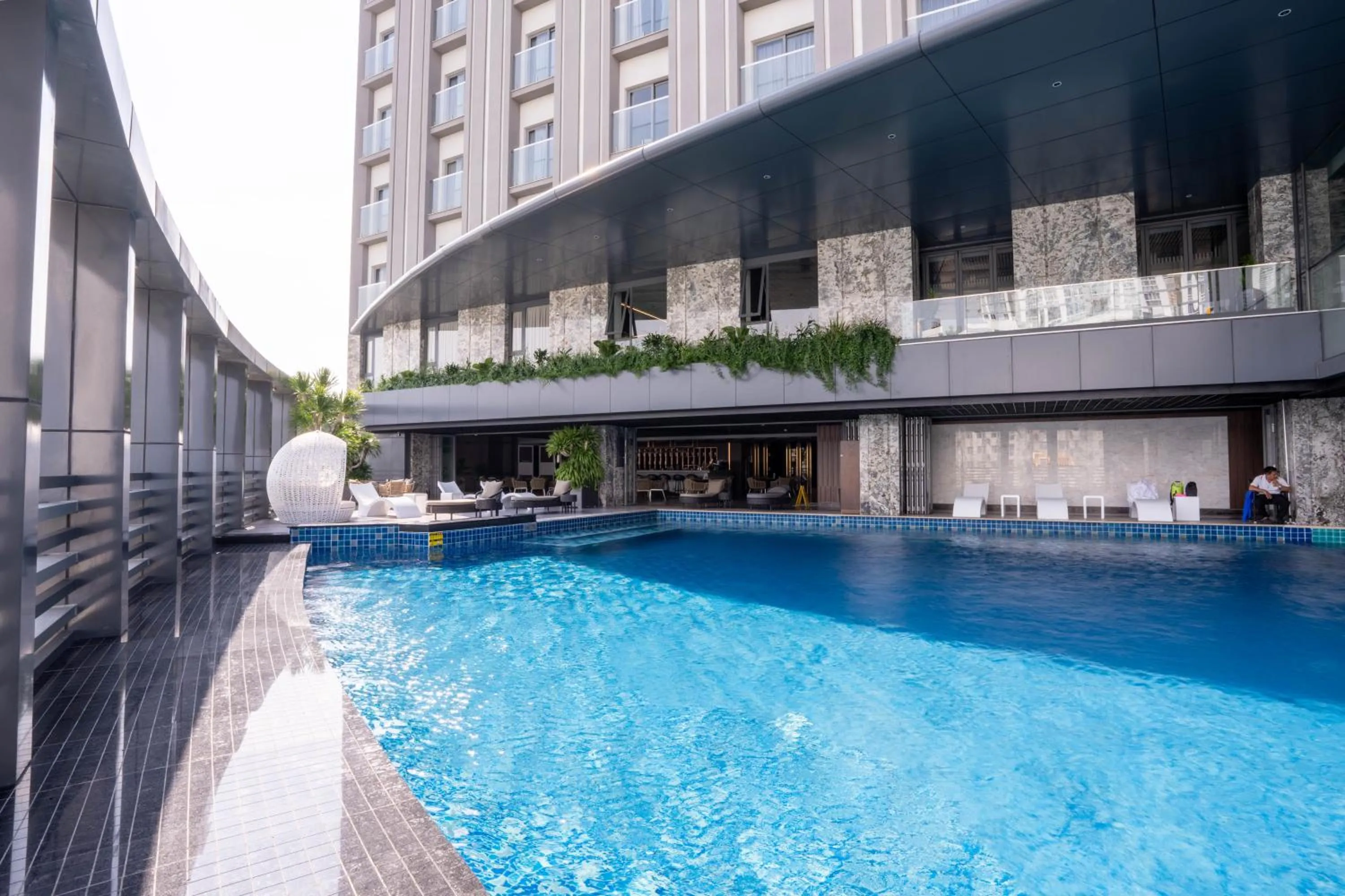 Swimming pool in The Malibu Hotel