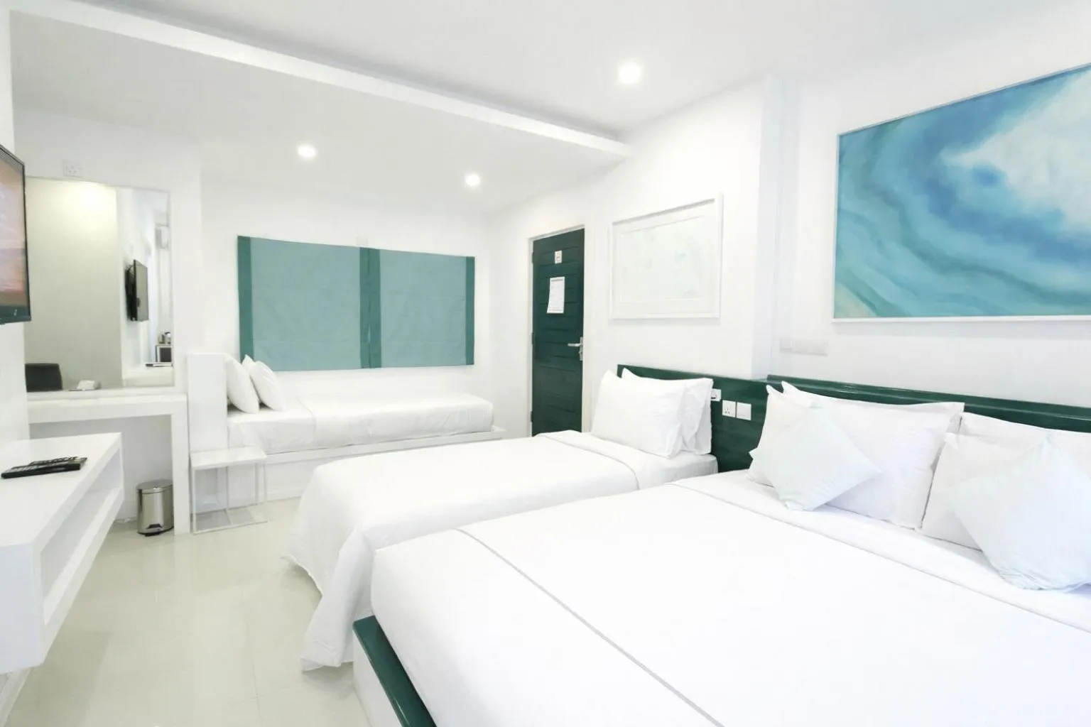 Bedroom, Bed in Planktons Beach