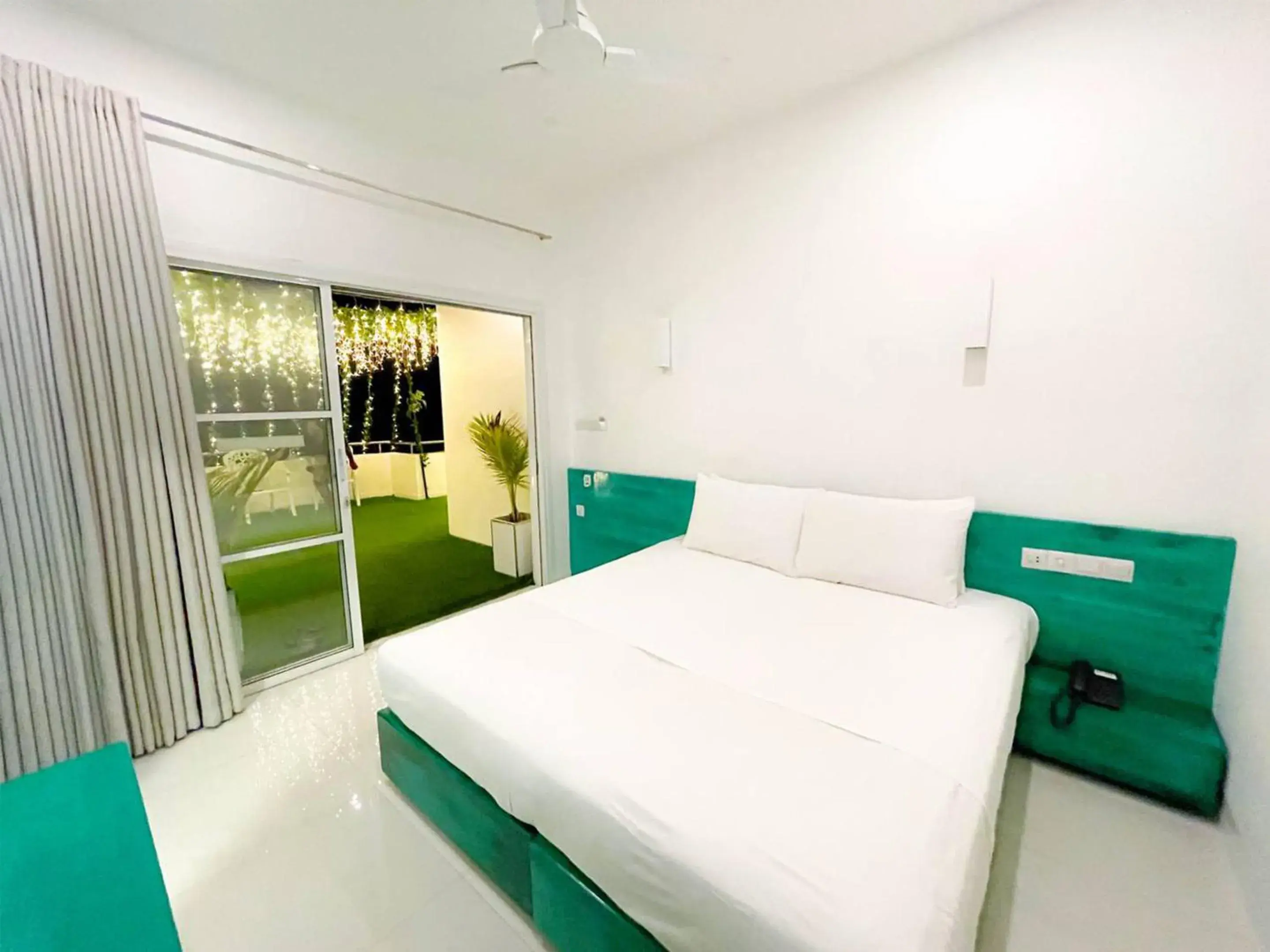 Ocean View Terrace Room in Planktons Beach Ocean View Terrace Room in Planktons Beach