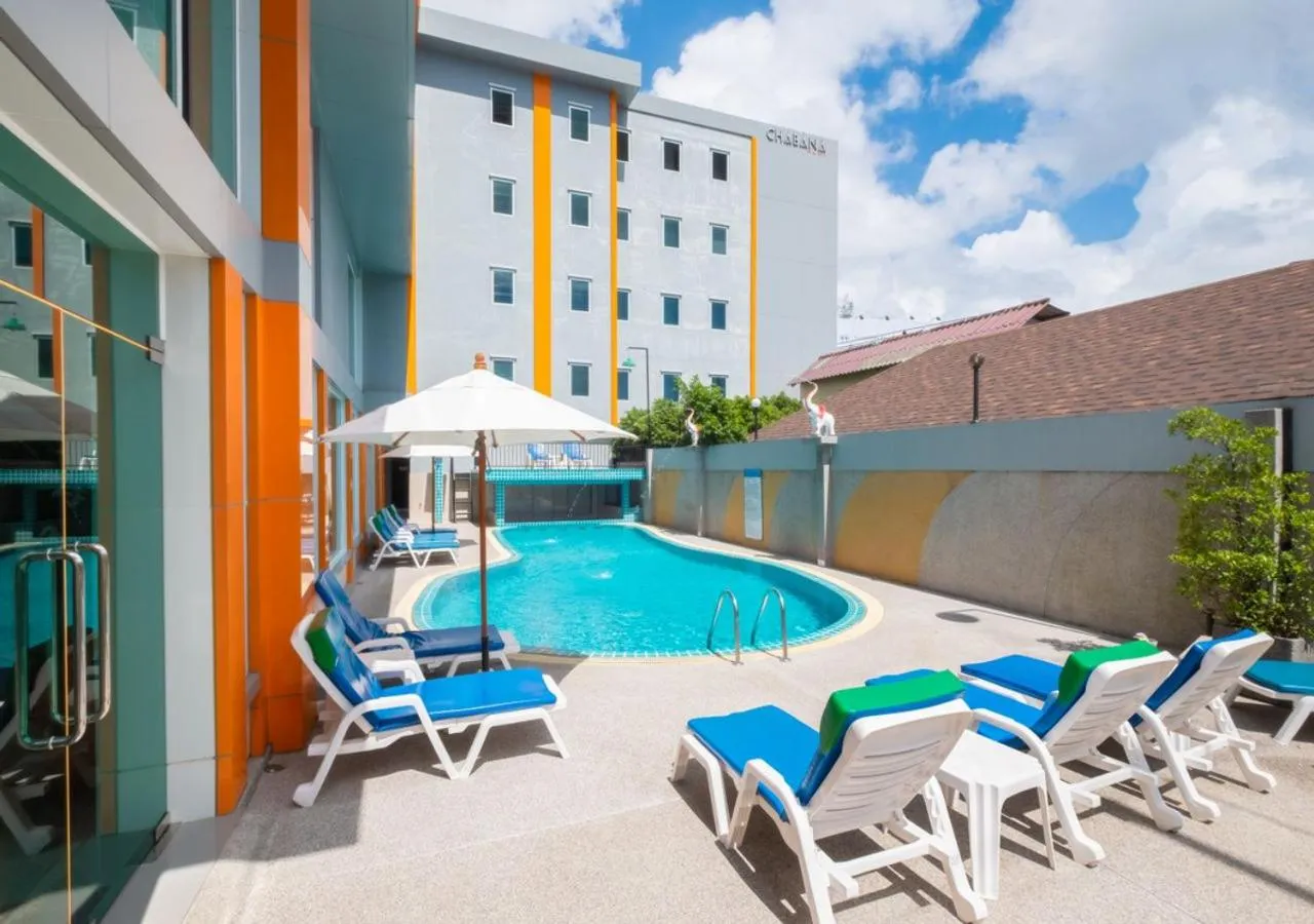 Swimming pool in Chabana Kamala Hotel