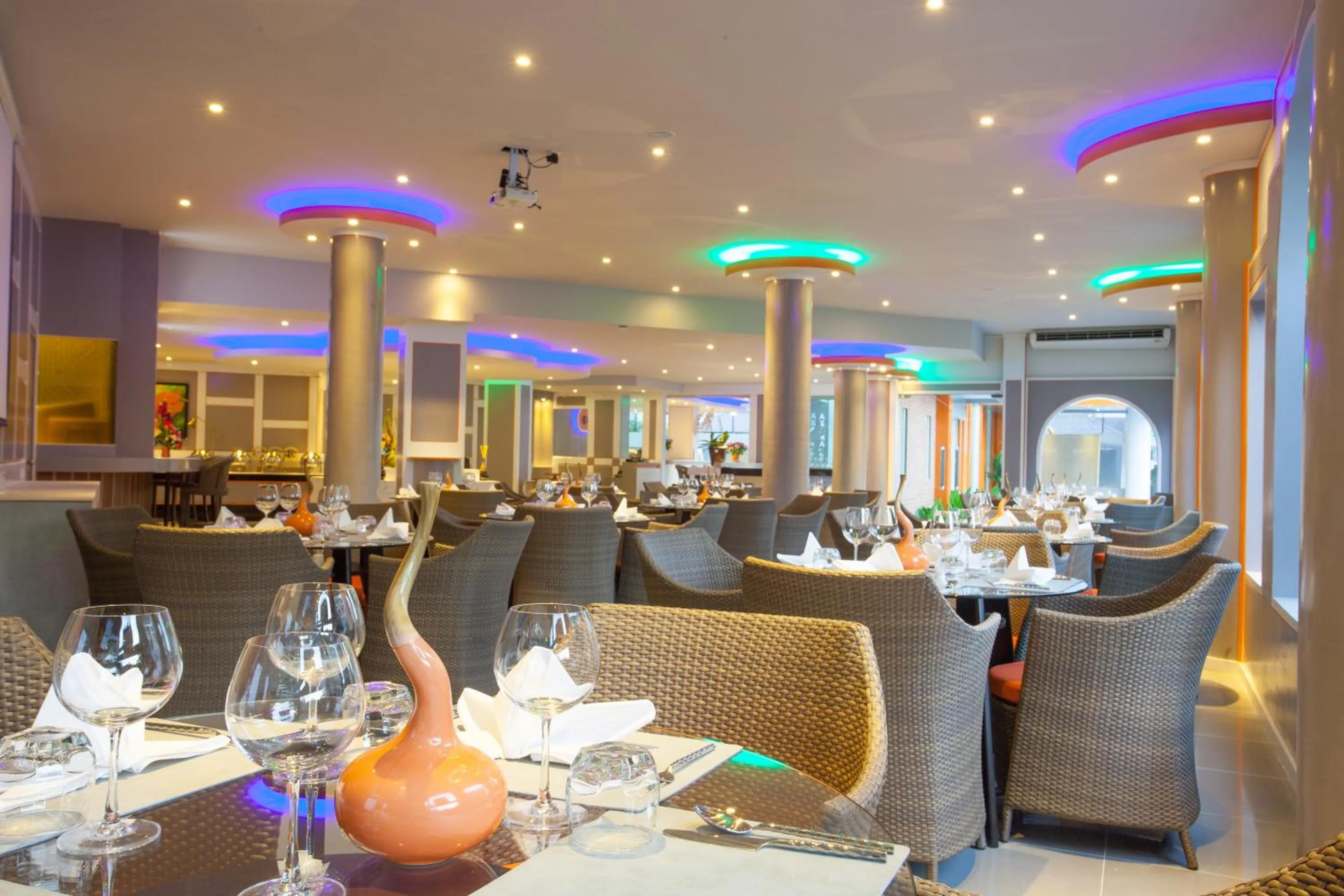 Restaurant/places to eat in Chabana Kamala Hotel