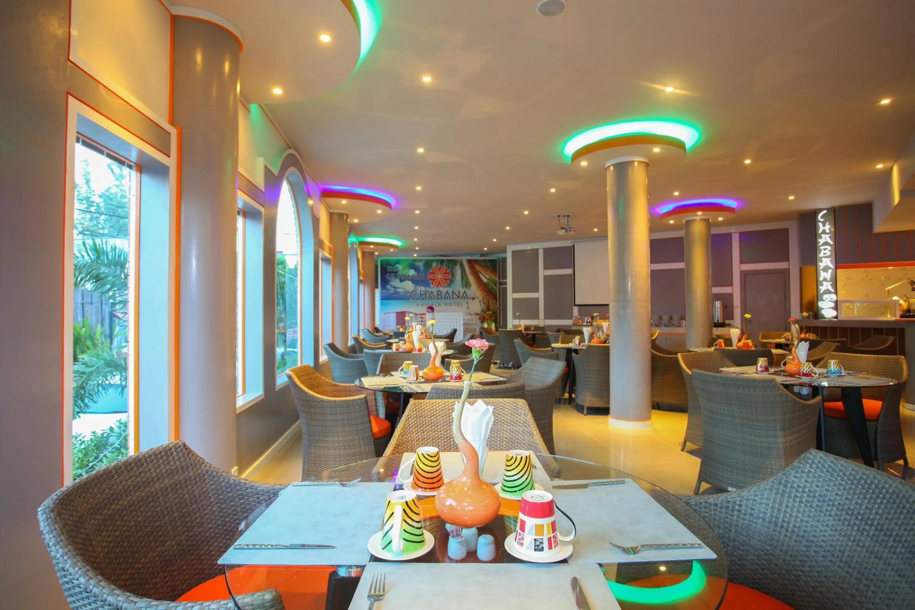 Restaurant/places to eat in Chabana Kamala Hotel