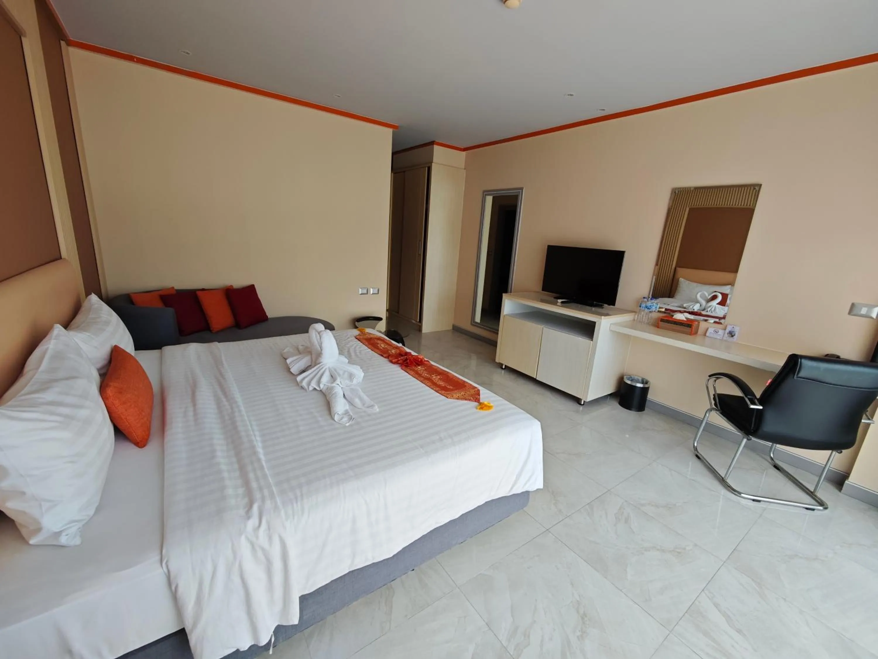 Bed in Chabana Kamala Hotel