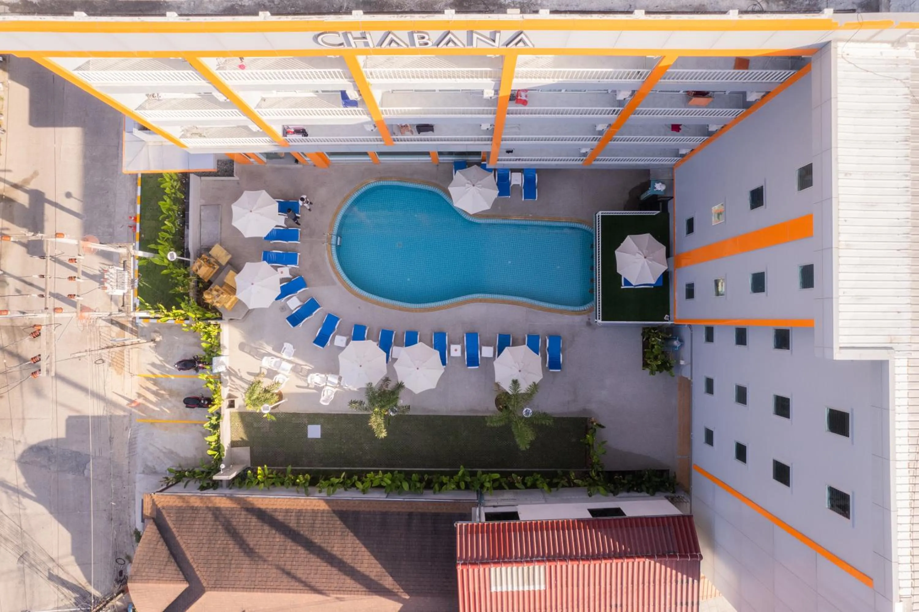 Swimming pool in Chabana Kamala Hotel