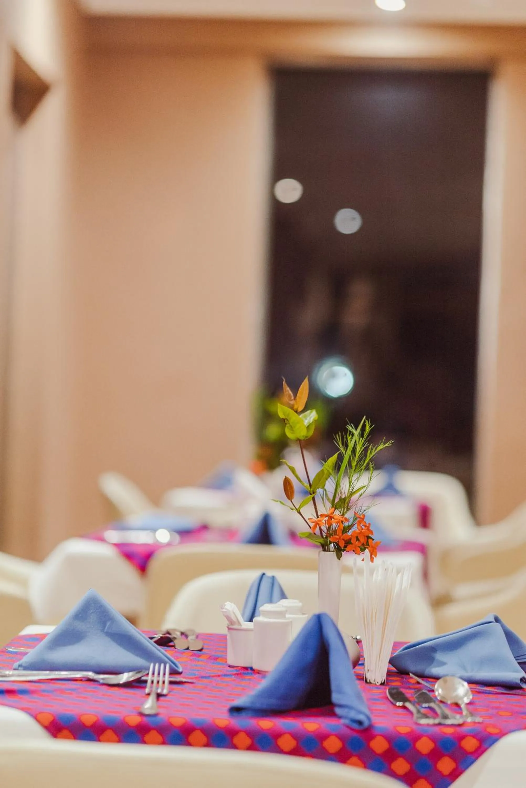 Restaurant/places to eat in Tanga Beach Resort & Spa