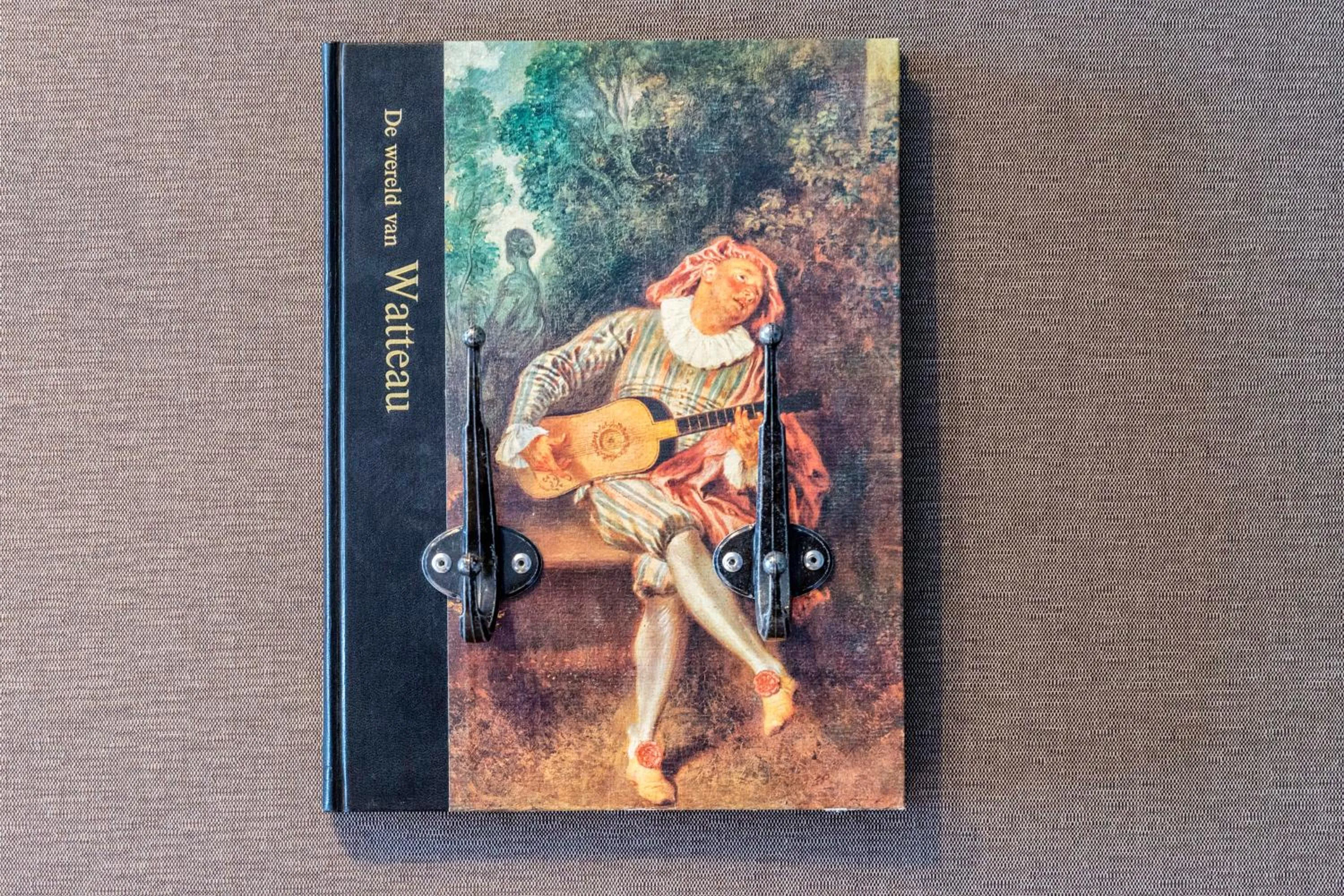 Decorative detail in Mr. Jordaan