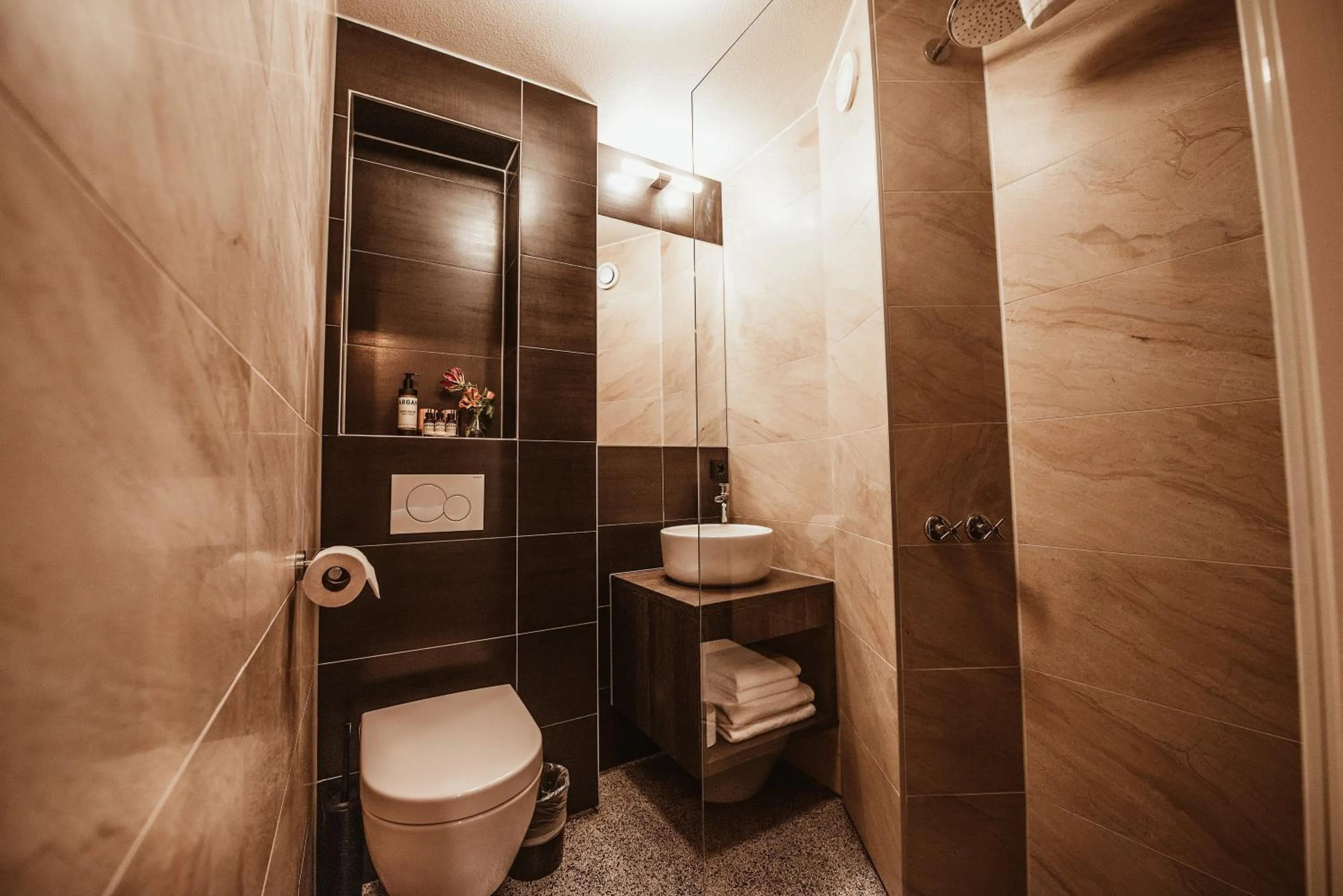 Bathroom in Mr. Jordaan