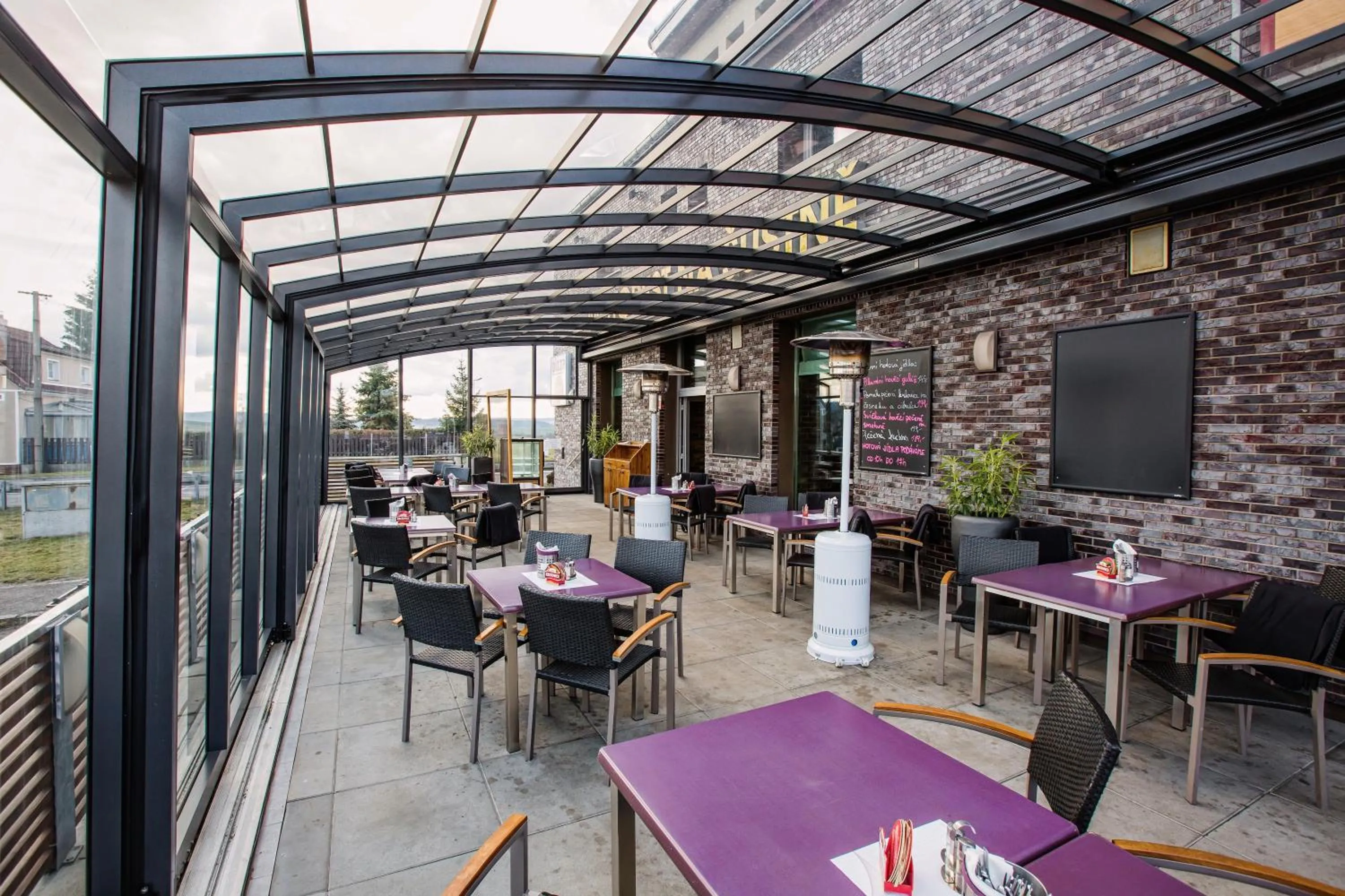 Restaurant/places to eat in Hotel Na Šustně