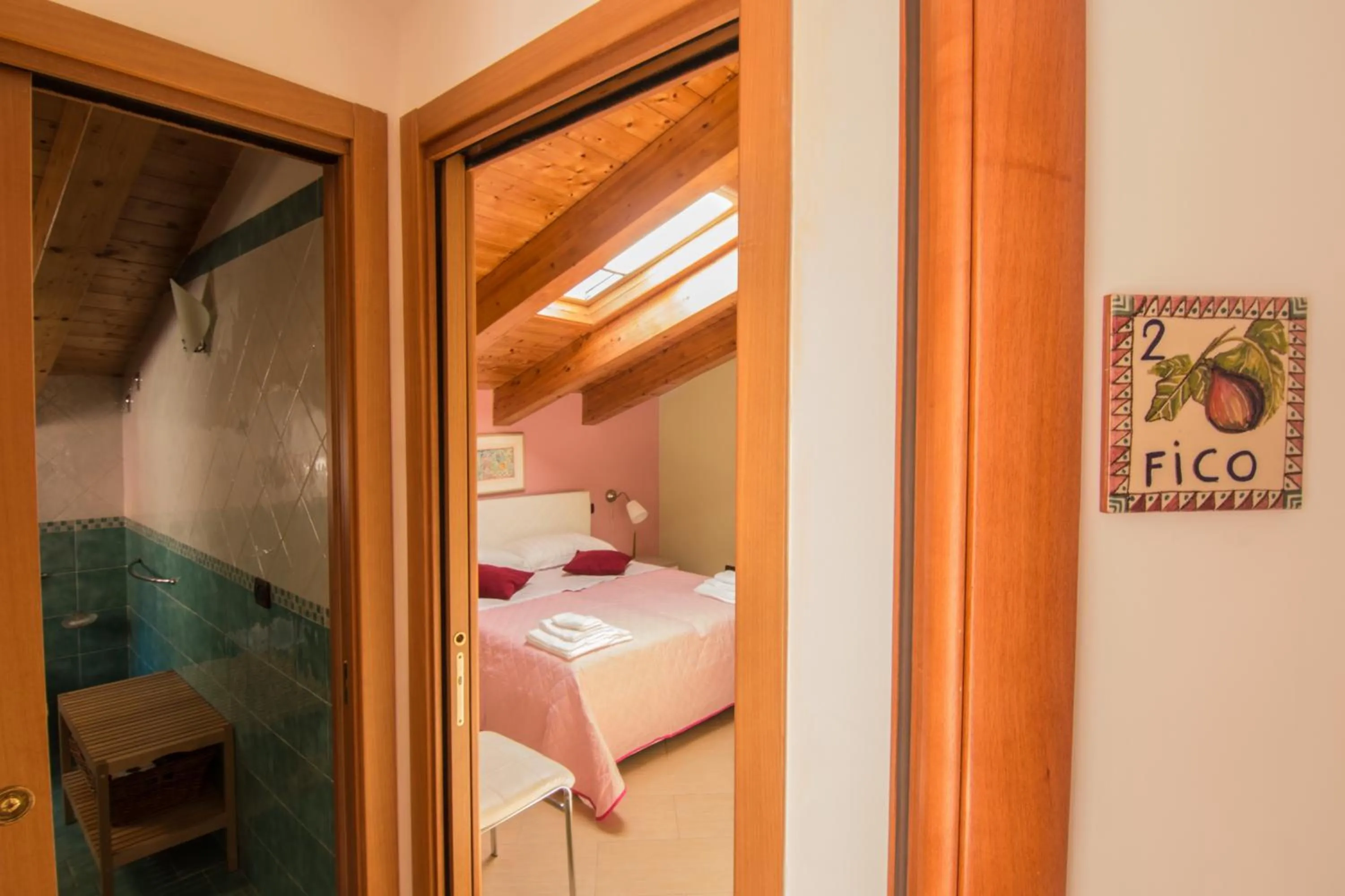 Bathroom, Bed in B&B Sotto un Tetto