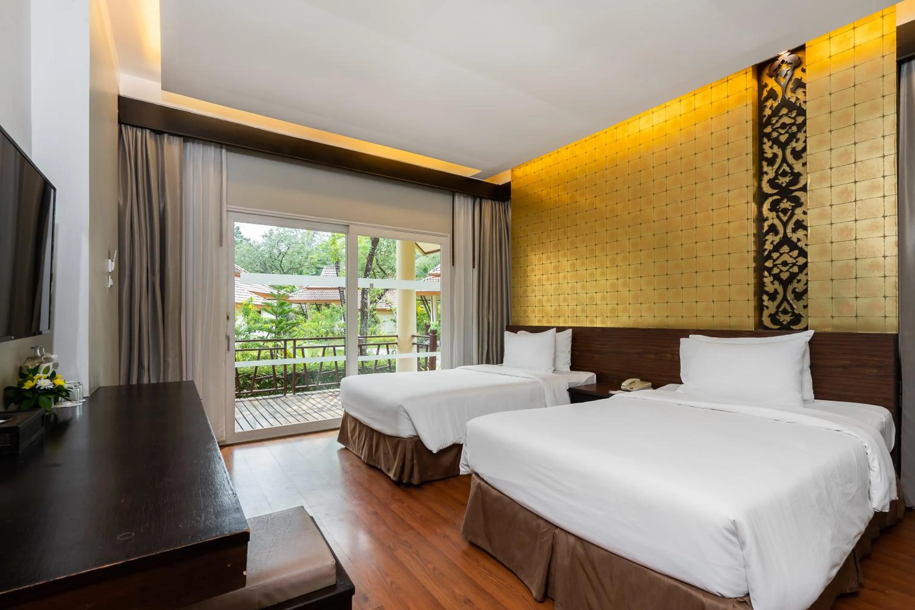 Photo of the whole room, Bed in Koh Chang Paradise Resort & Spa