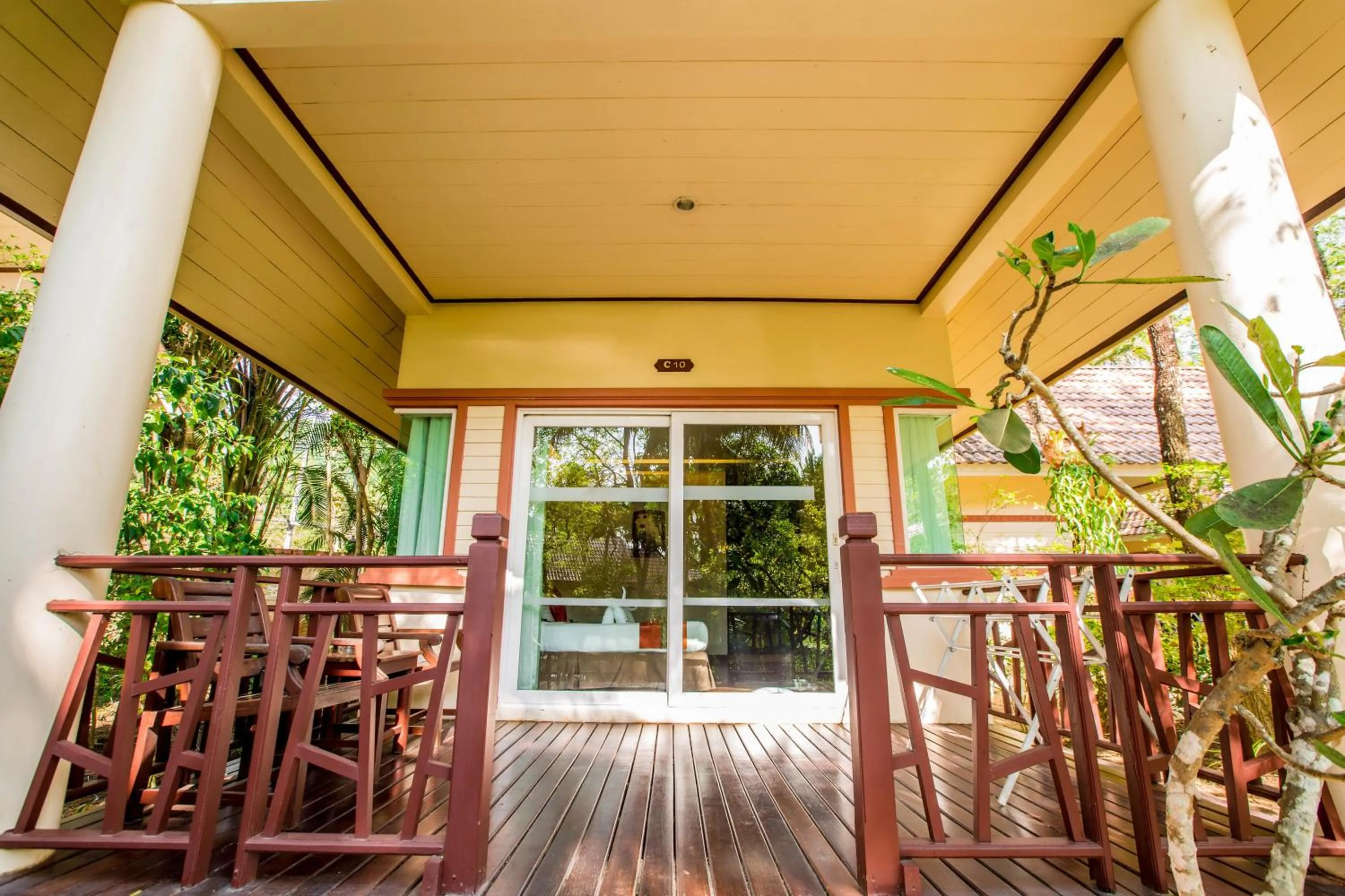 Facade/entrance in Koh Chang Paradise Resort & Spa
