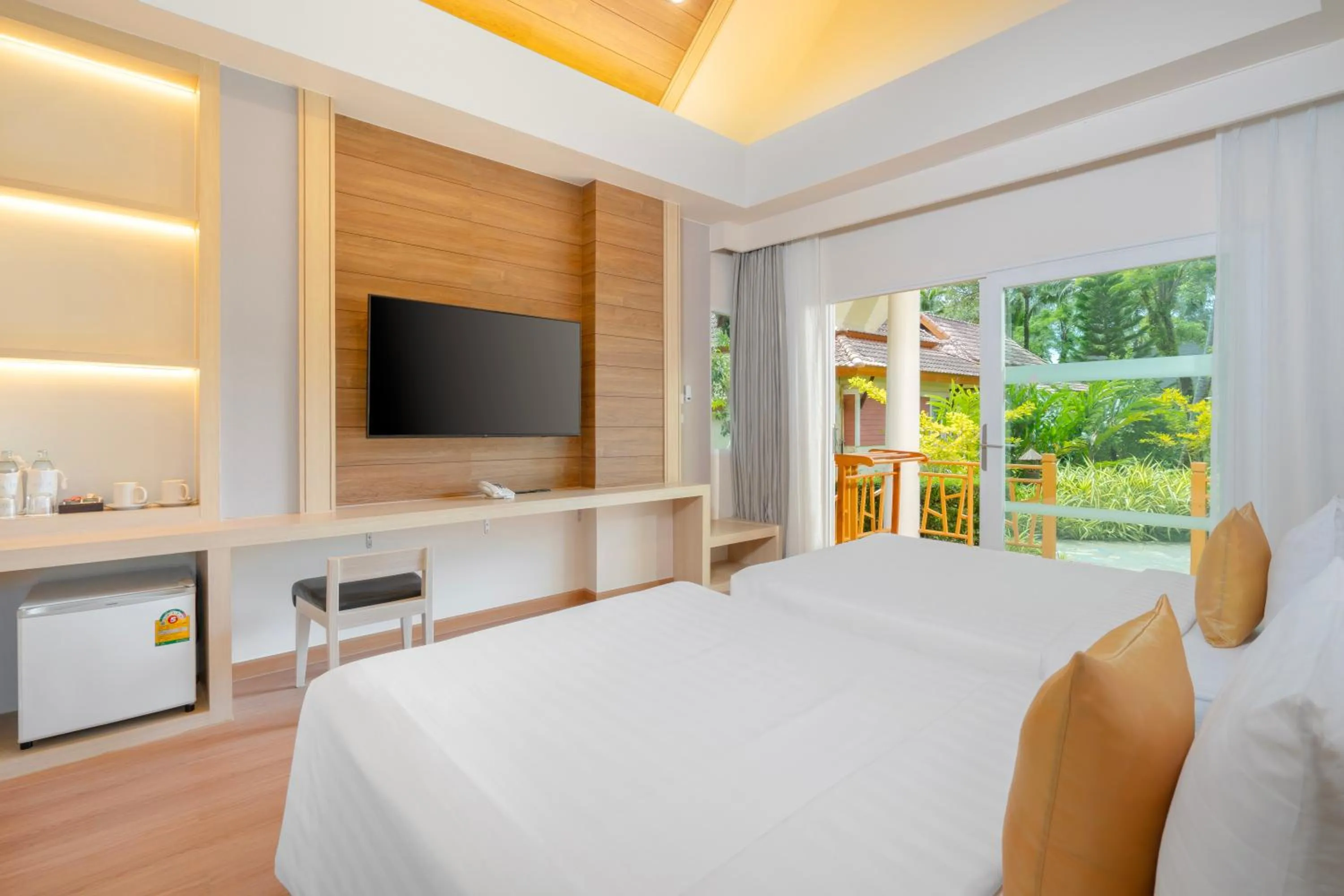 Bed in Koh Chang Paradise Resort & Spa