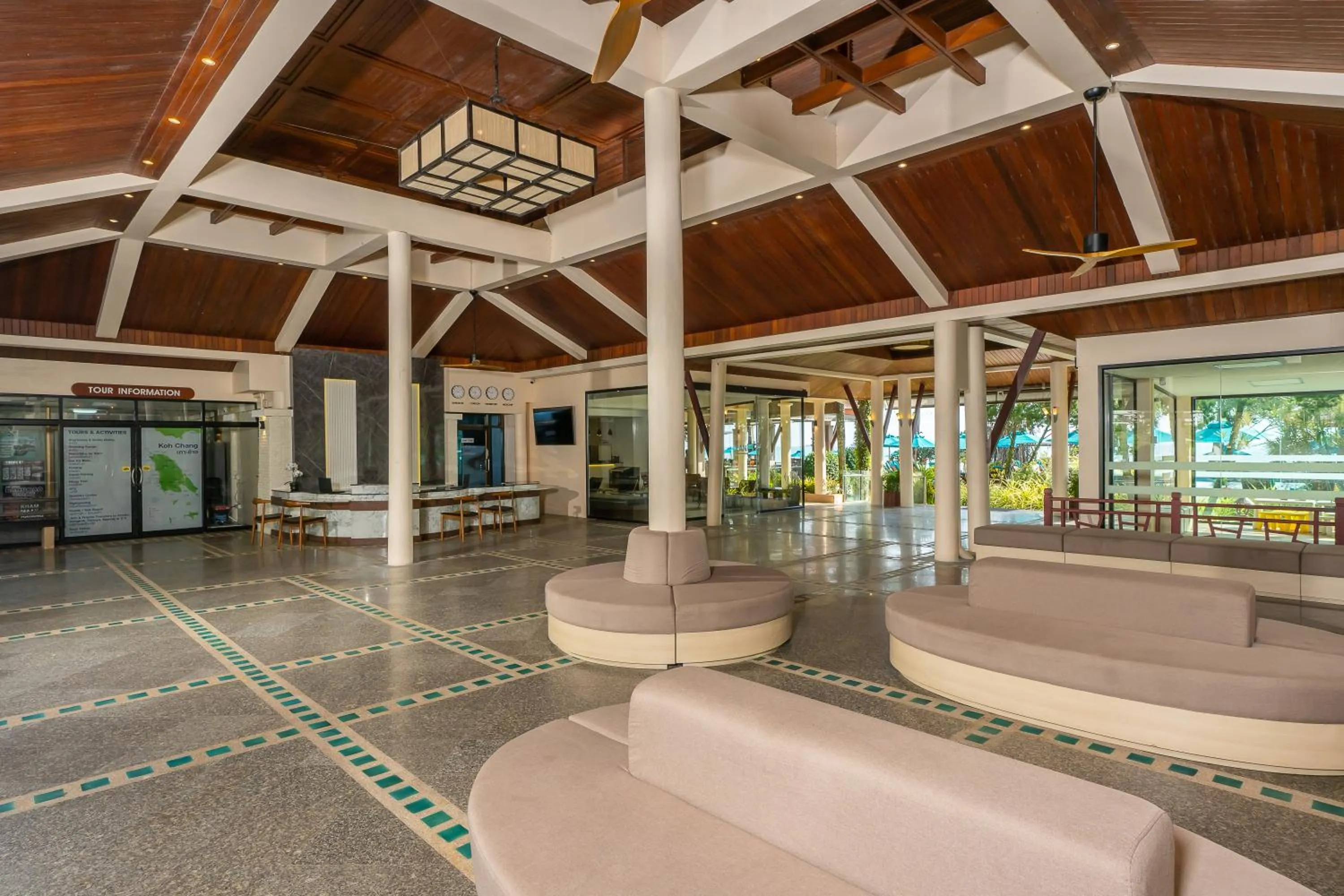 Lobby or reception in Koh Chang Paradise Resort & Spa