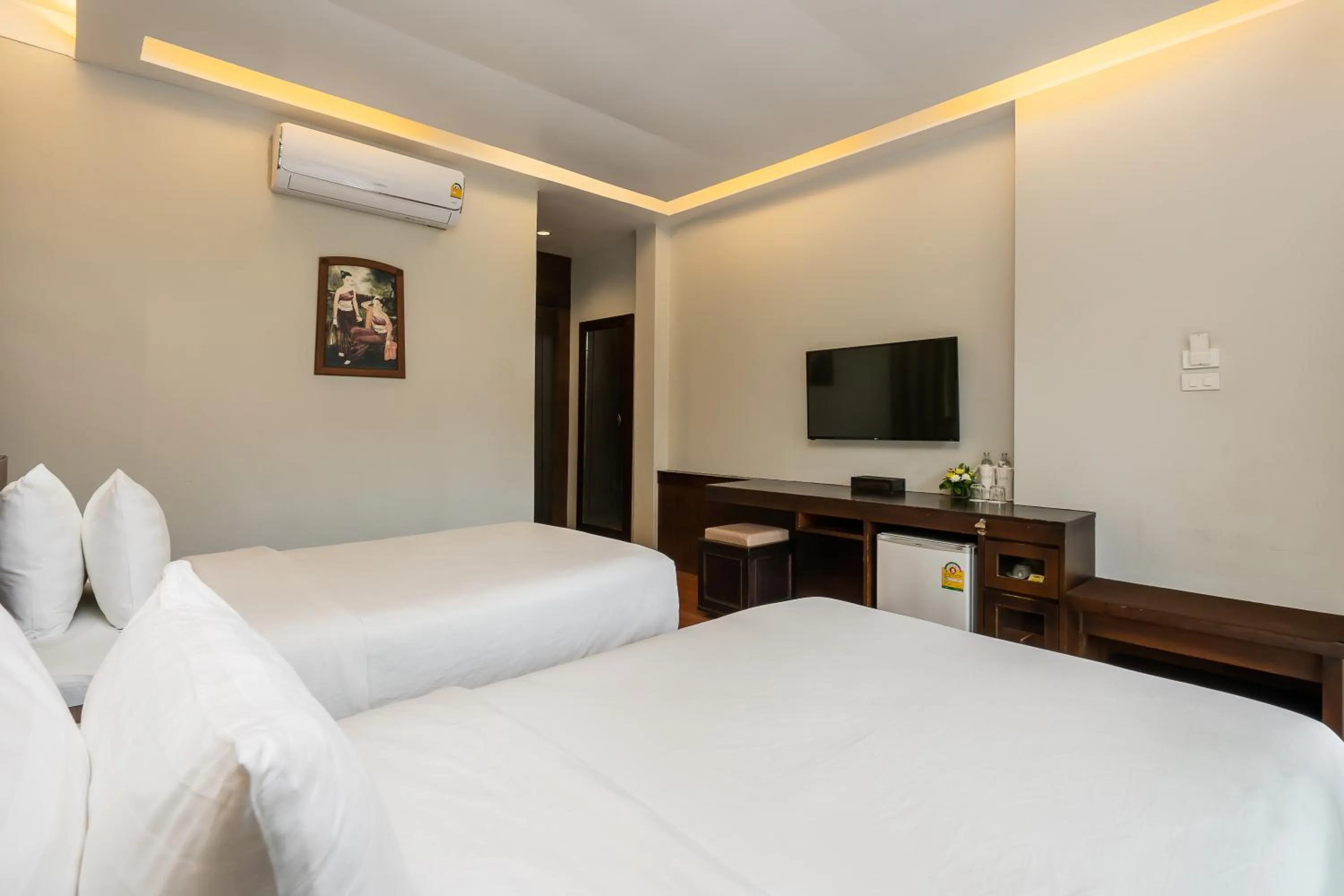 Photo of the whole room, Bed in Koh Chang Paradise Resort & Spa