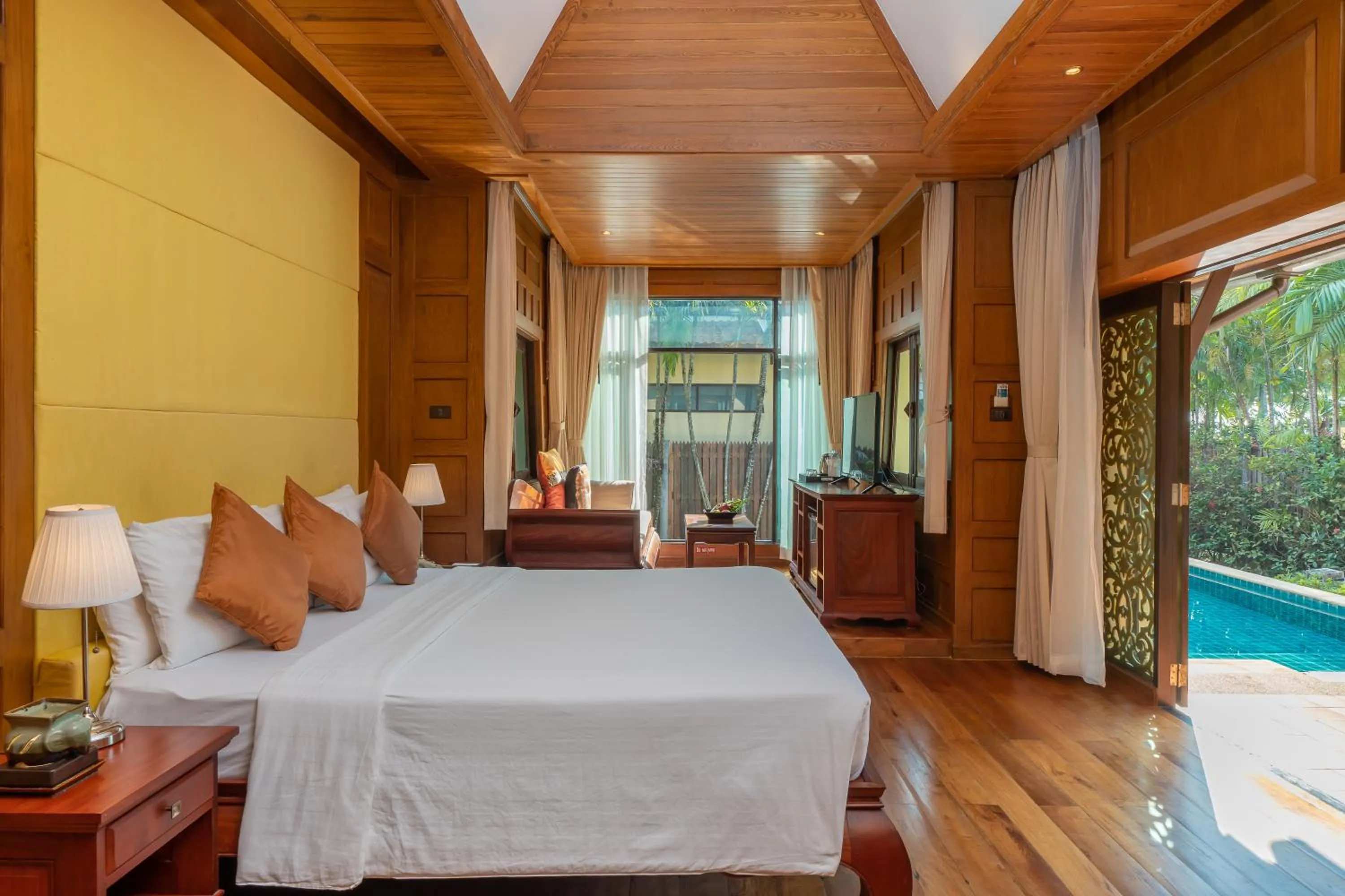 Photo of the whole room, Bed in Koh Chang Paradise Resort & Spa