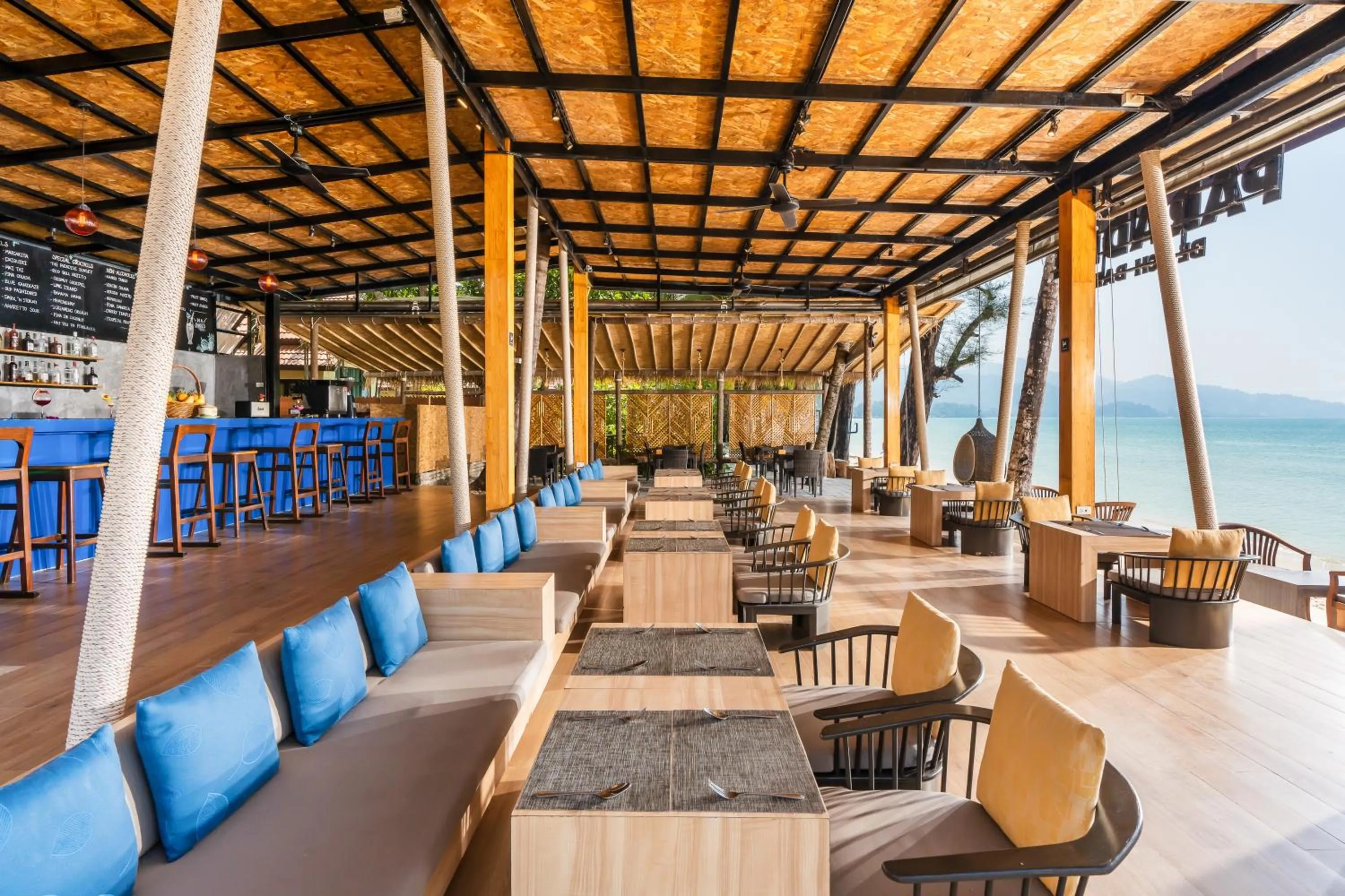 Lounge or bar in Koh Chang Paradise Resort & Spa