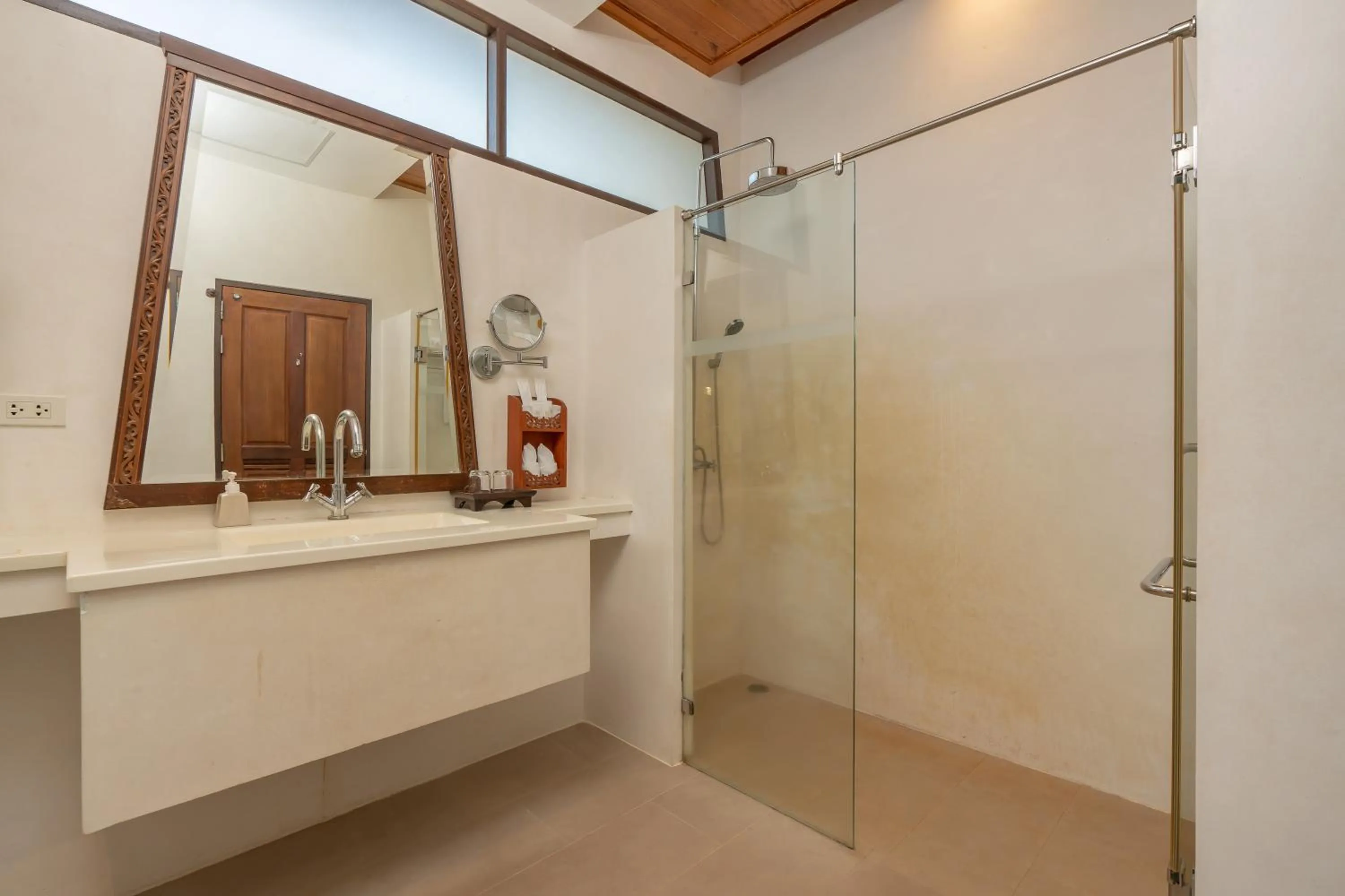 Bathroom in Koh Chang Paradise Resort & Spa