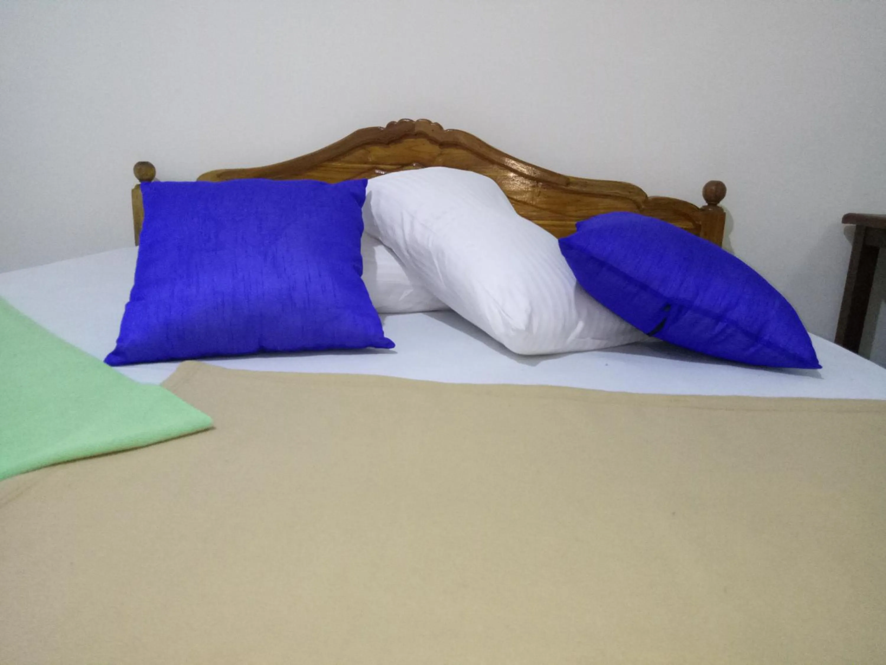 Bed in Ayos Hill Adam's Peak Free Shuttle