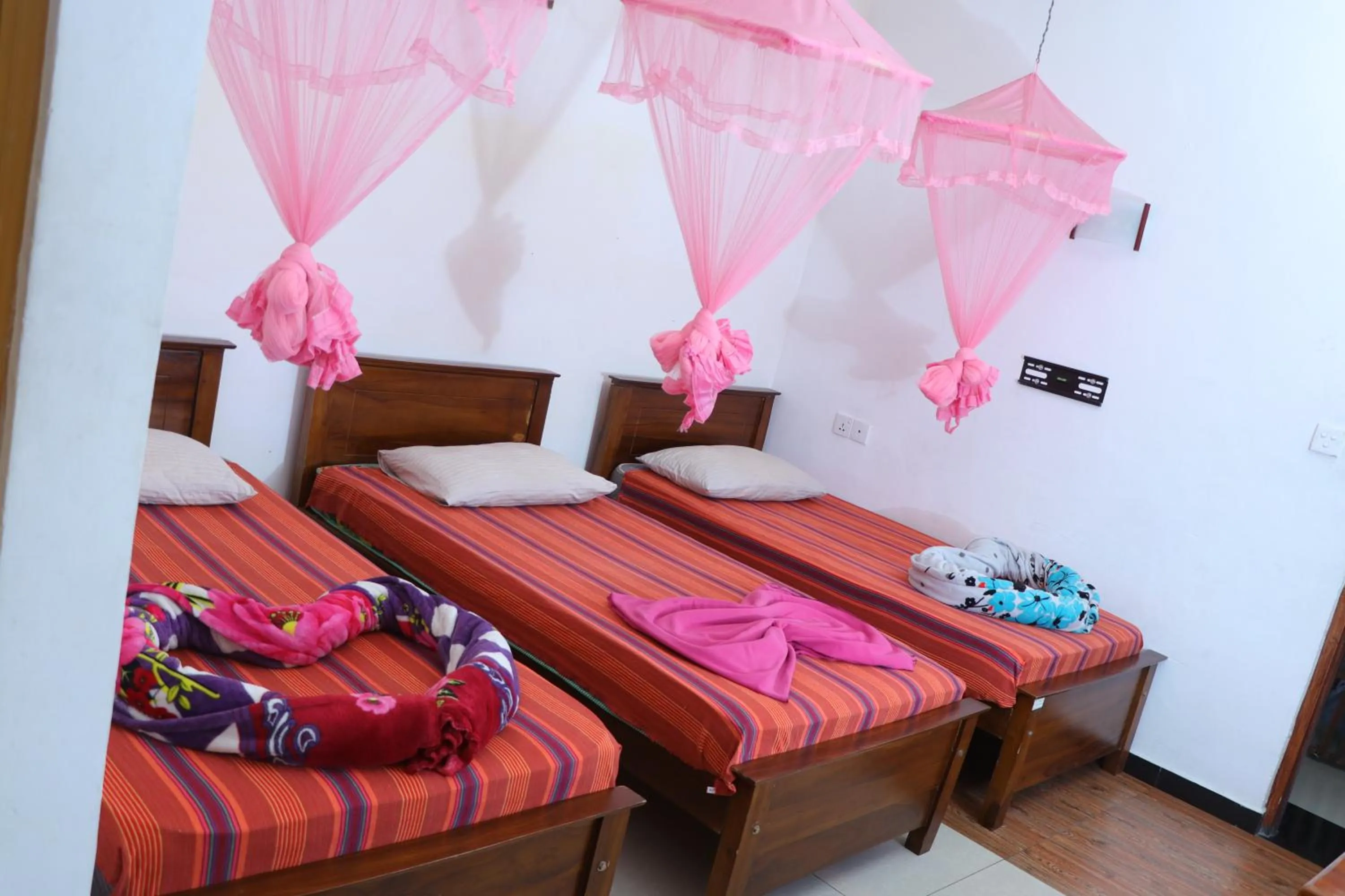 Bed in Ayos Hill Adam's Peak Free Shuttle