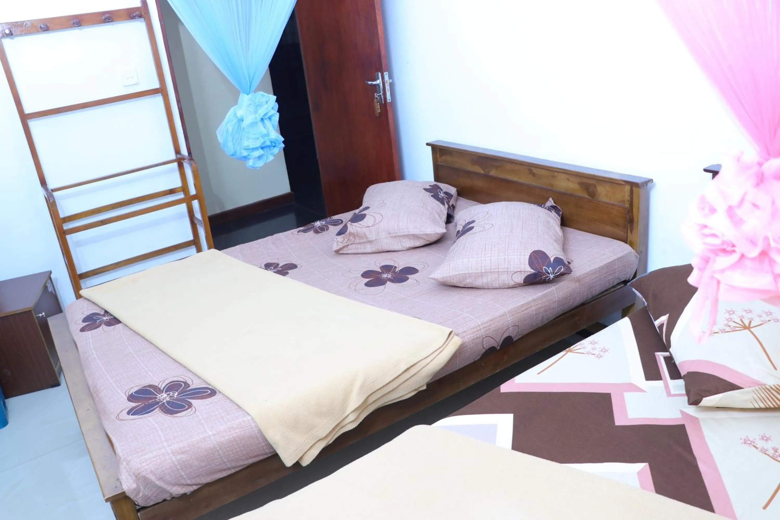 Bed in Ayos Hill Adam's Peak Free Shuttle