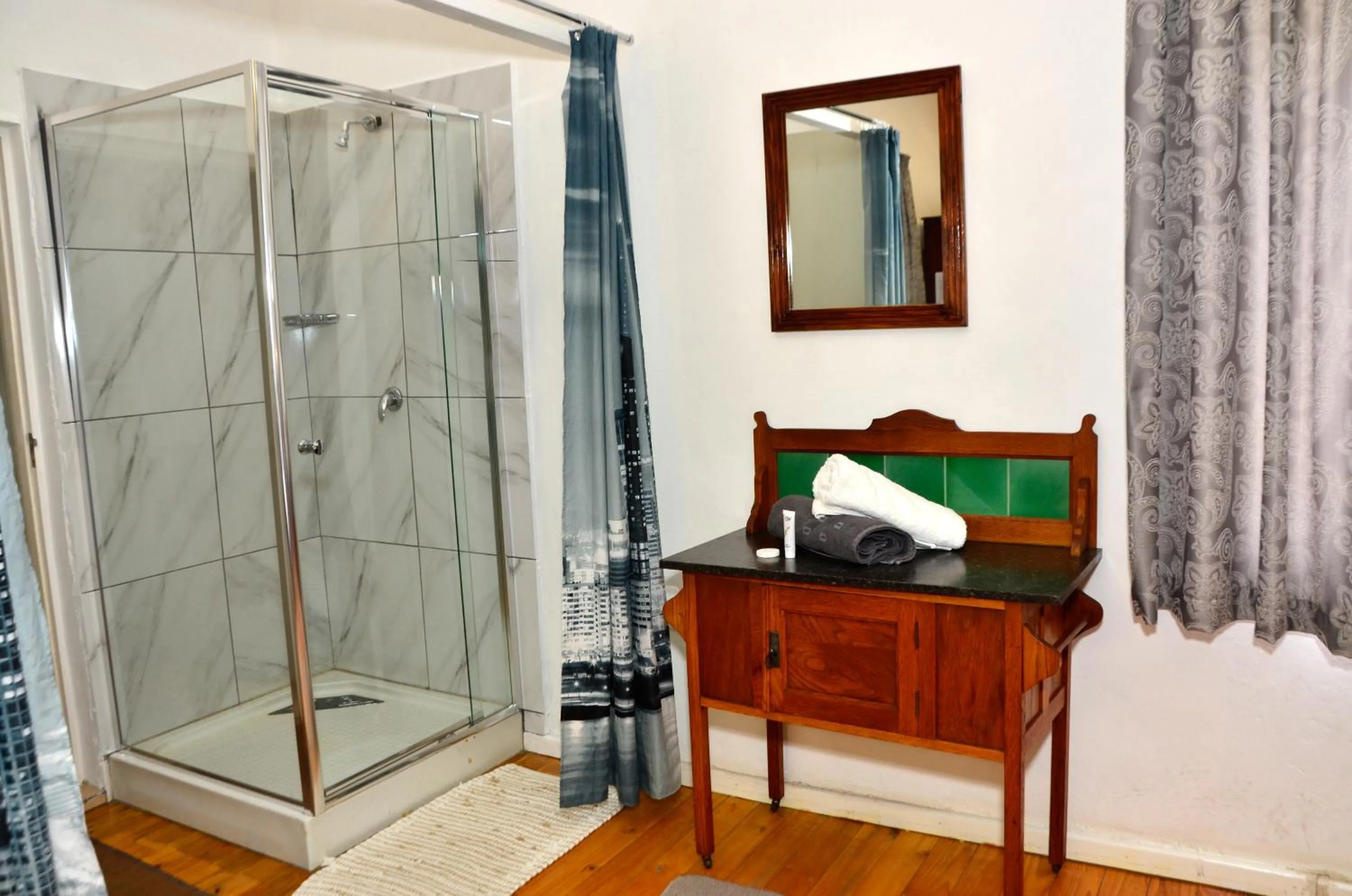 Property building in Altenburgh Accommodation - Apartments