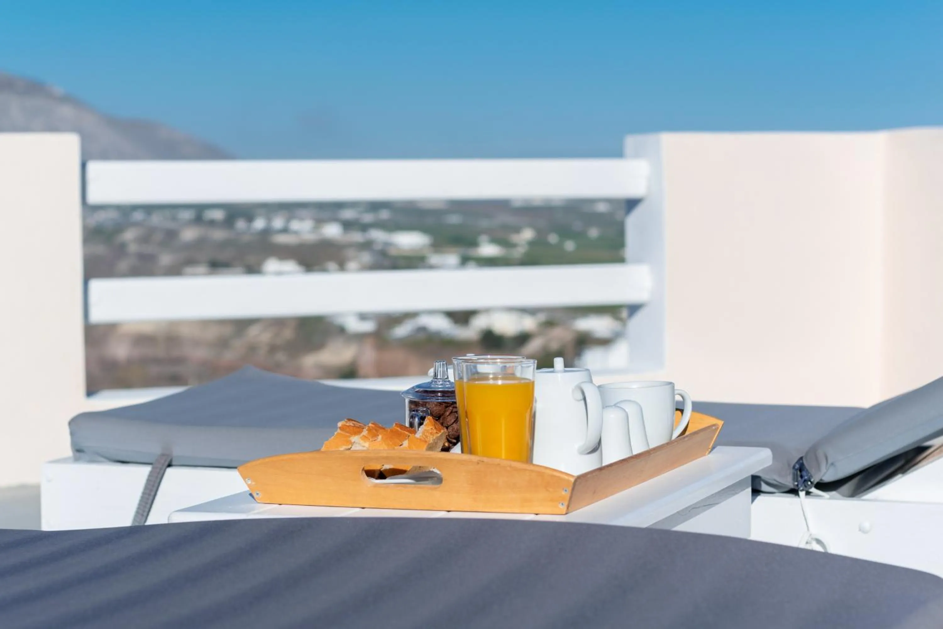 Breakfast in Akrotiri Apartments