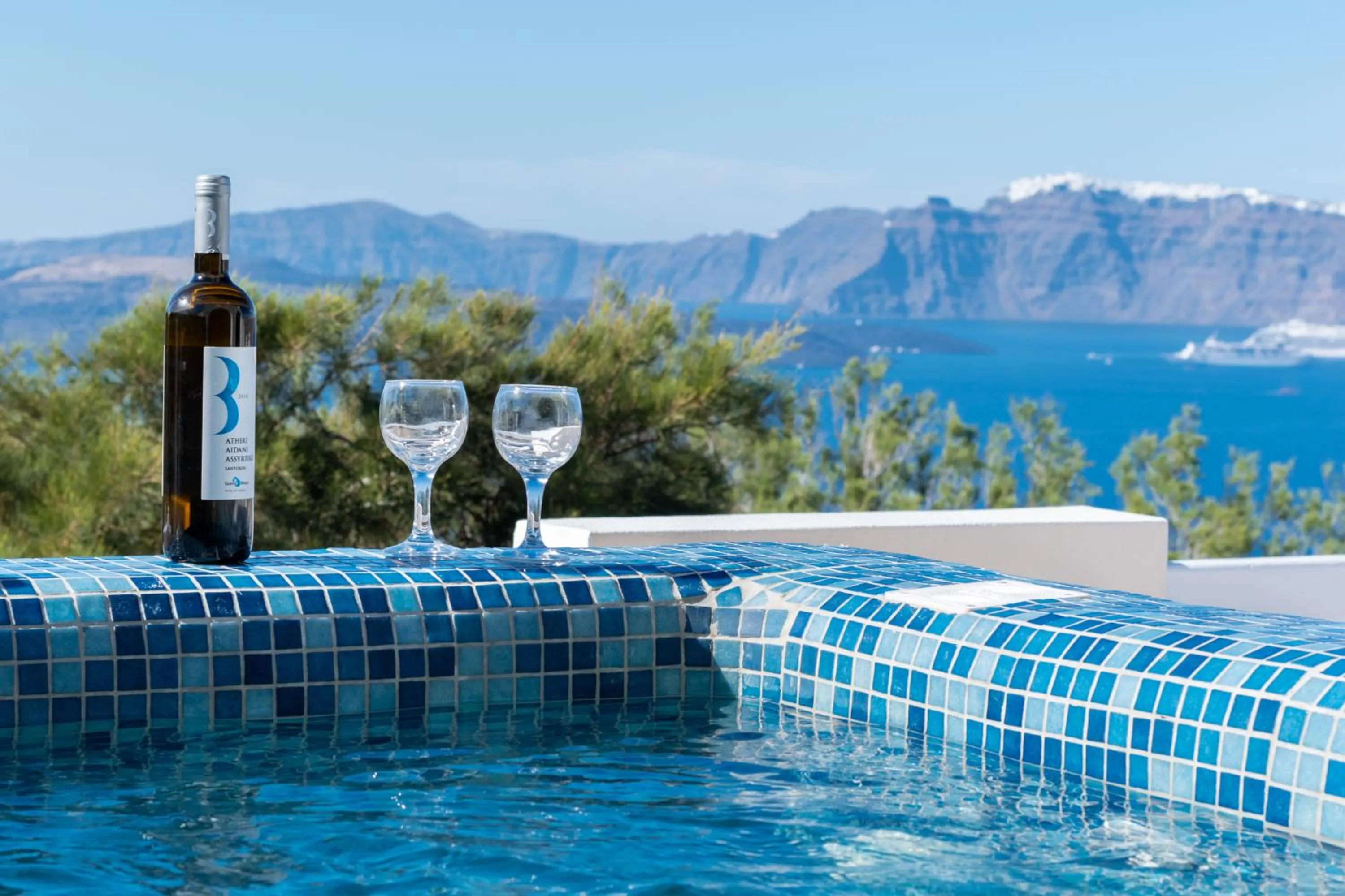 Sea view in Akrotiri Apartments