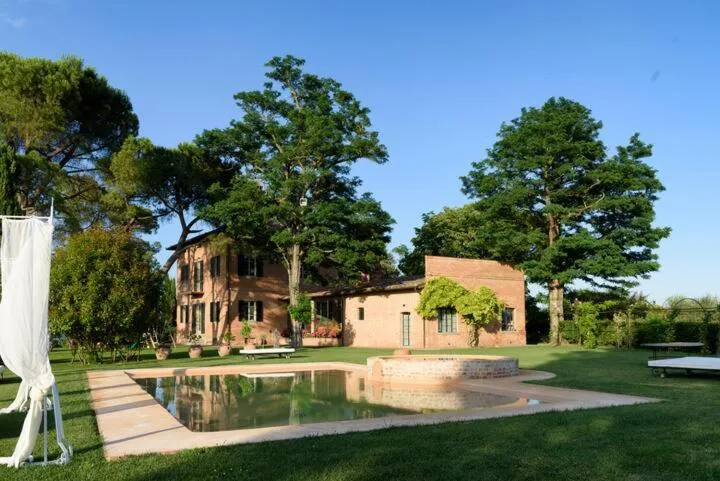 Swimming pool in Relais Montemaggiore