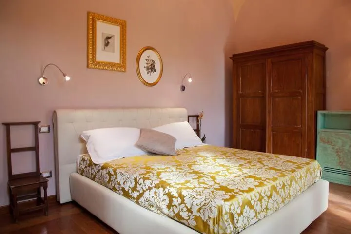 Bed in Relais Montemaggiore